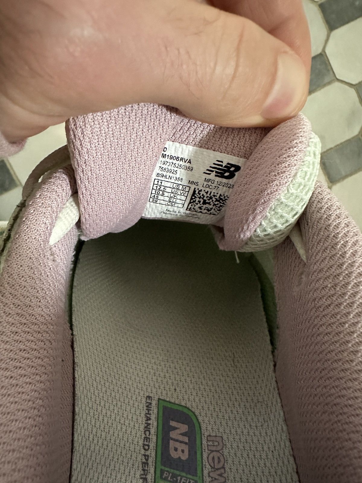 New Balance New Balance 1906R Green Astral Purple Size US 11 / EU 44 - 6 Thumbnail