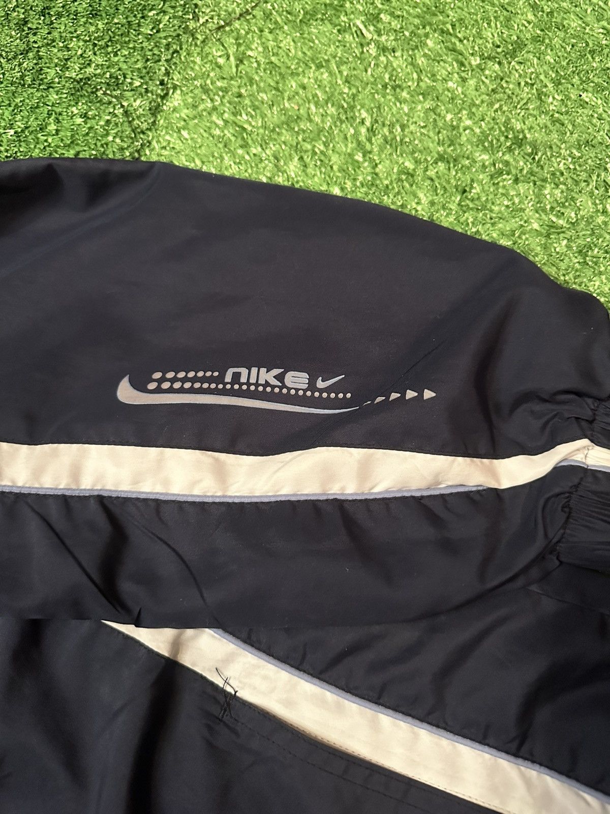 Nike ACG Vintage Nike ACG Navy Windbreaker Size XL Size US XL / EU 56 / 4 - 5 Thumbnail