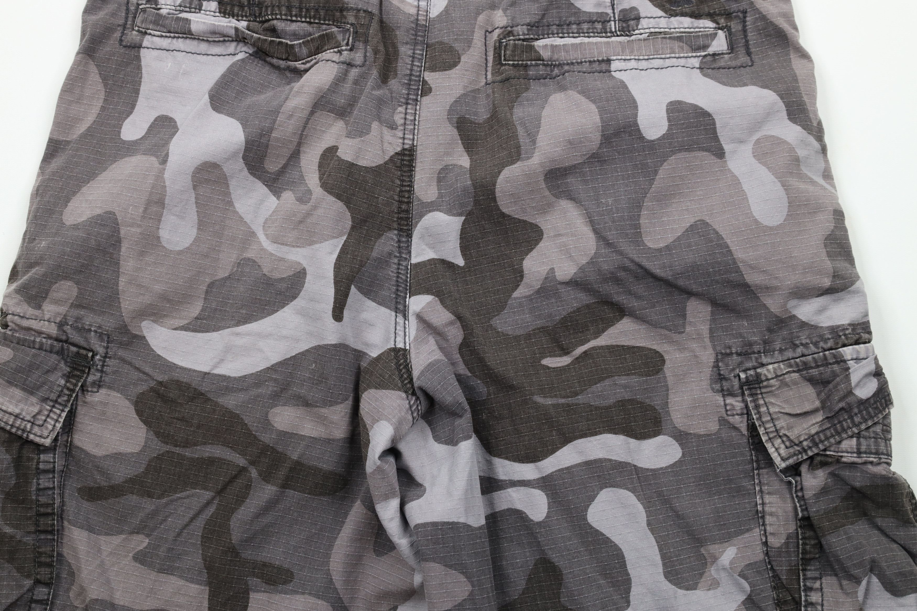 American Eagle Outfitters × Vintage Vintage American Eagle Outfitters Camouflage Cargo Shorts Size US 34 / EU 50 - 9 Thumbnail