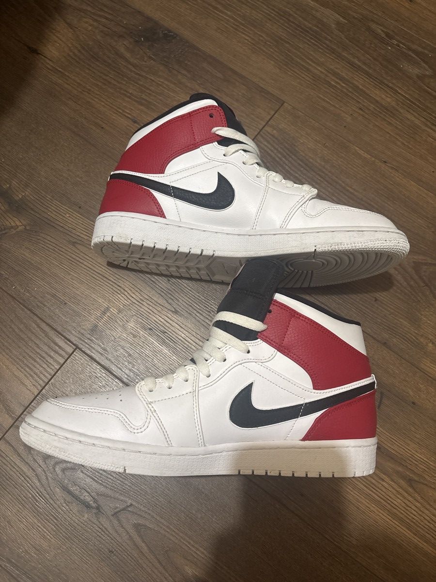 Jordan Brand Jordan 1 mid white Chicago Size US 10 / EU 43 - 2 Thumbnail