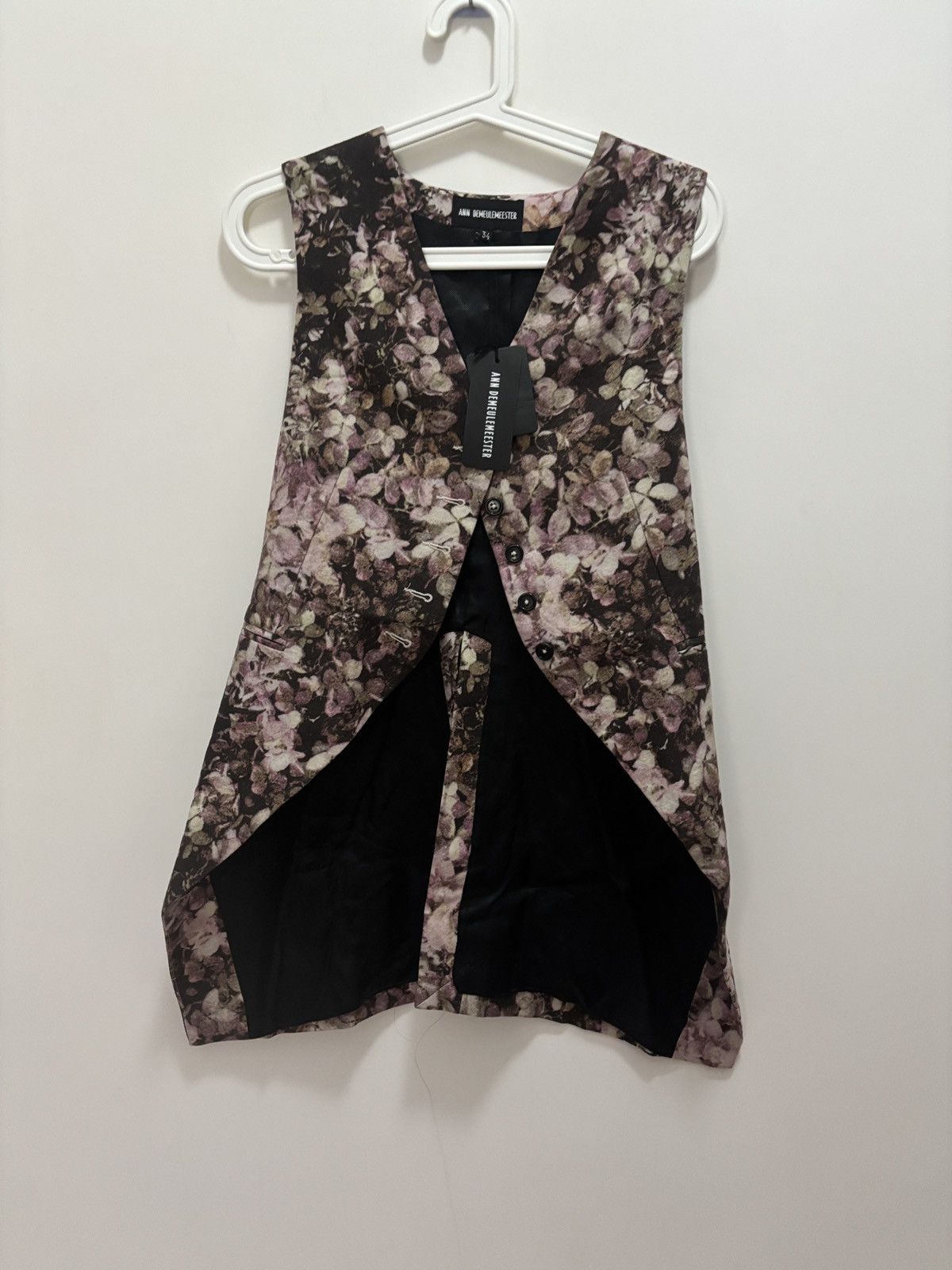 Ann Demeulemeester New Ann Demeulemeester floral pattern vest Size XS / US 0-2 / IT 36-38 - 1 Thumbnail