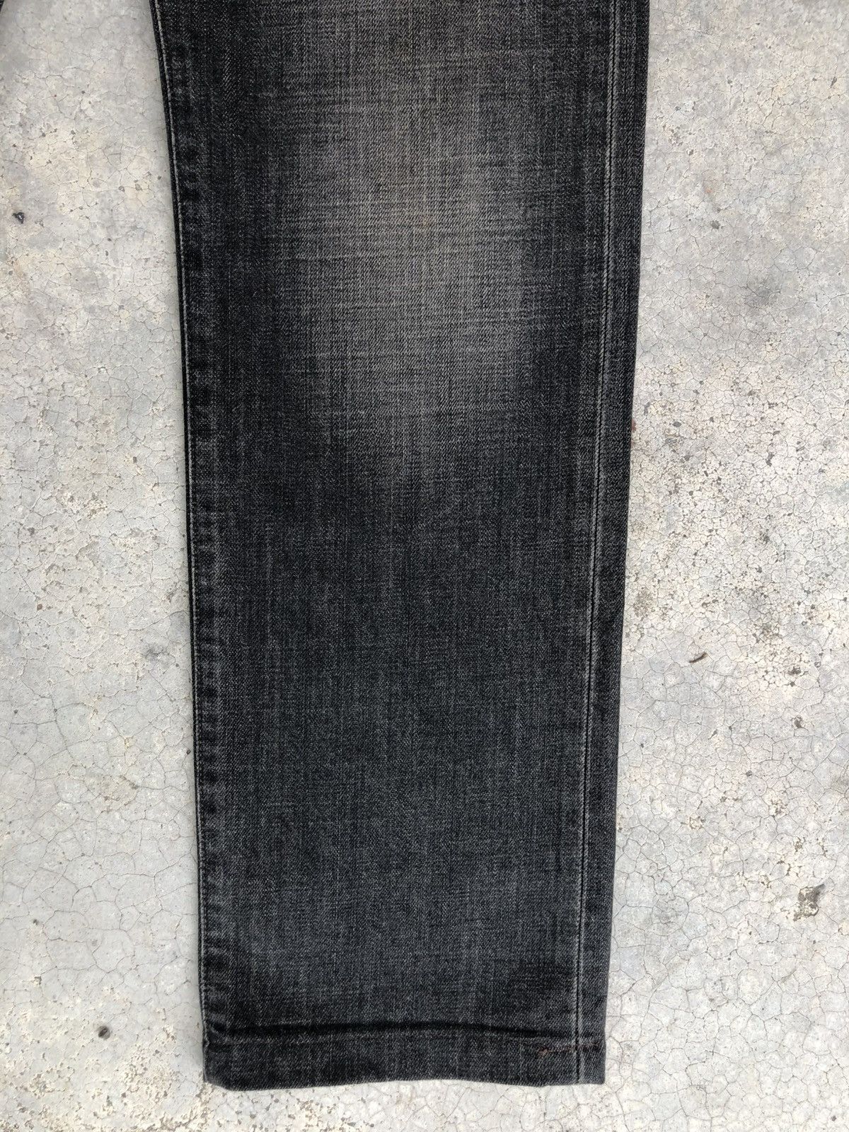 If Six Was Nine Mudwash Uniqlo Distressed Jeans Size US 32 / EU 48 - 7 Thumbnail