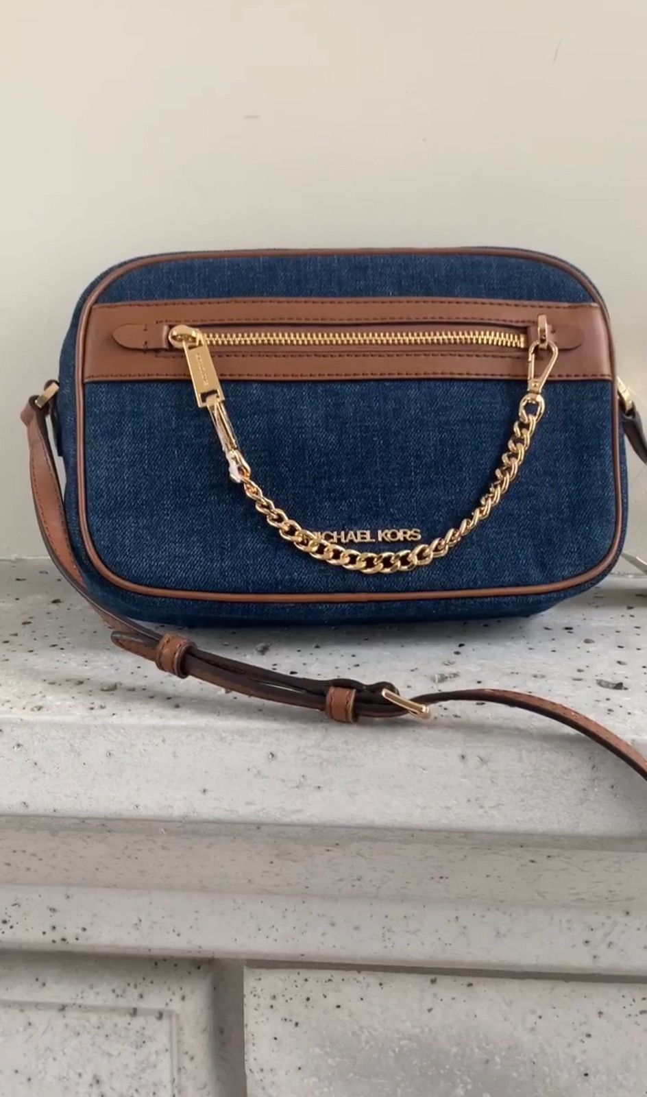 Michael Kors NWT Michael Kors Large East West Zip Chain Crossbody Bag Size ONE SIZE - 2 Thumbnail
