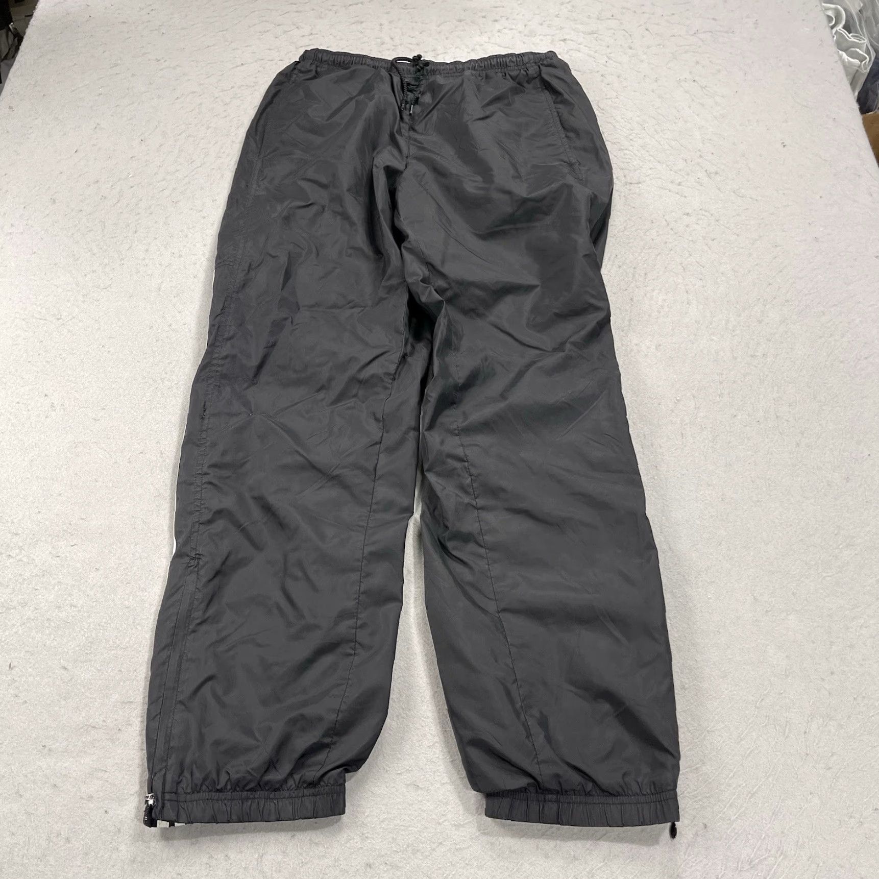 Adidas VINTAGE adidas Track Pants Mens M Black White Striped Zip Cuff Soccer 90s Athleisure Pockets Elastic Waist Lined Nylon Polyester Nylon/Polyester Size US 31 - 2 Thumbnail