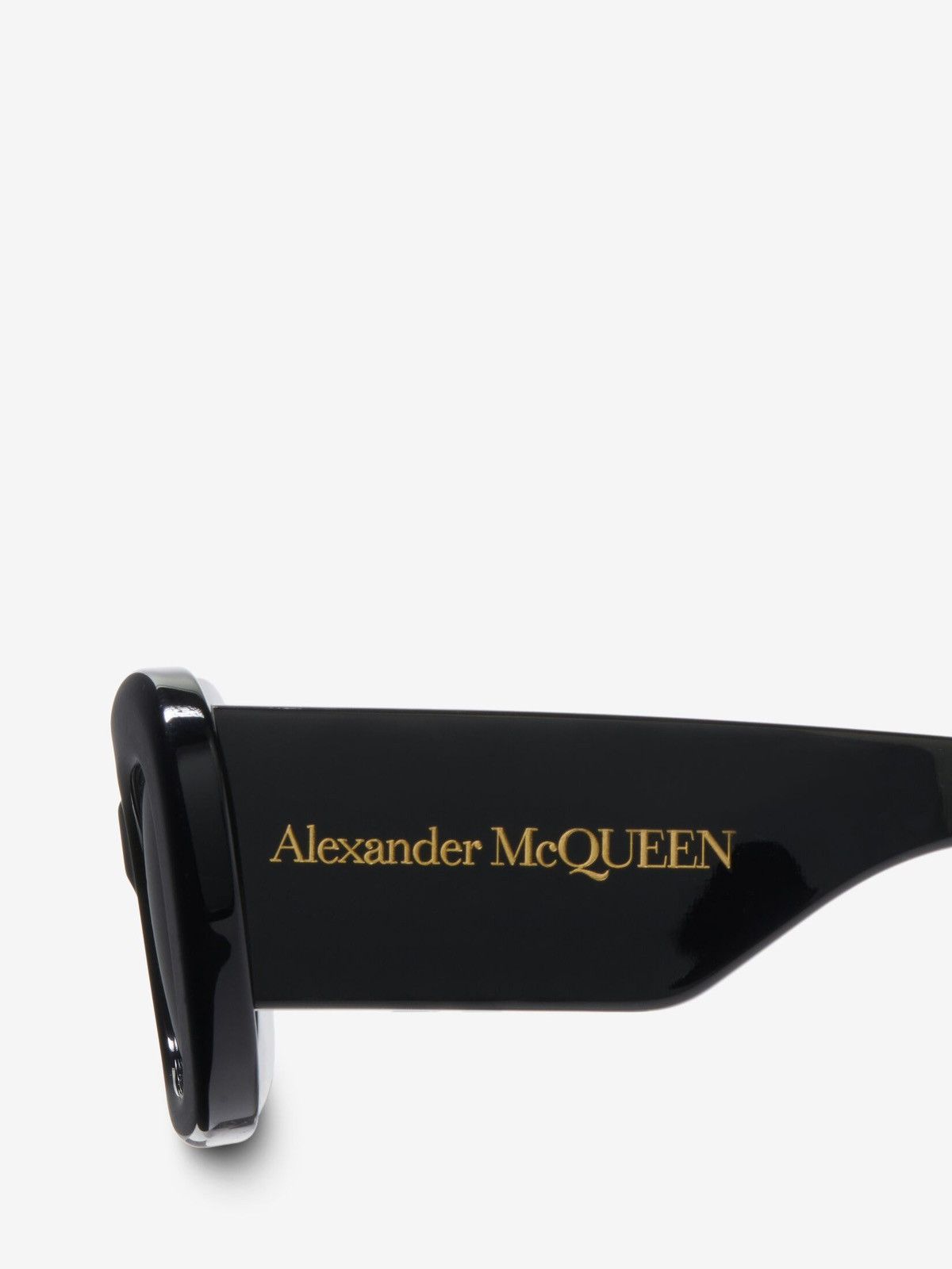 Women's Bold Cat-Eye Sunglasses in Black