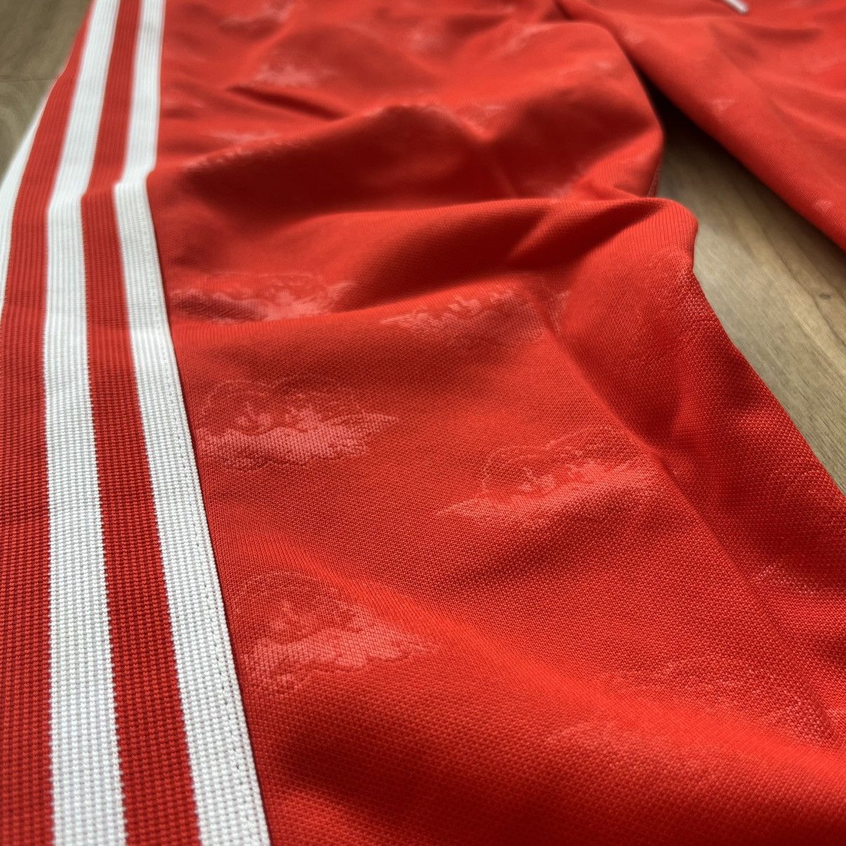 Adidas Adidas x Fiorucci Red Zip Ankle Angel Embossed Print Jogger Size 28" / US 6 / IT 42 - 4 Thumbnail