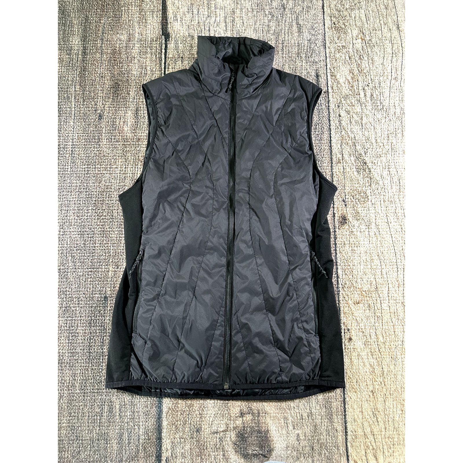 Icebreaker Icebreaker Women's Merino Wool Insulated Vest Size Medium Size M / US 6-8 / IT 42-44 - 1 Thumbnail