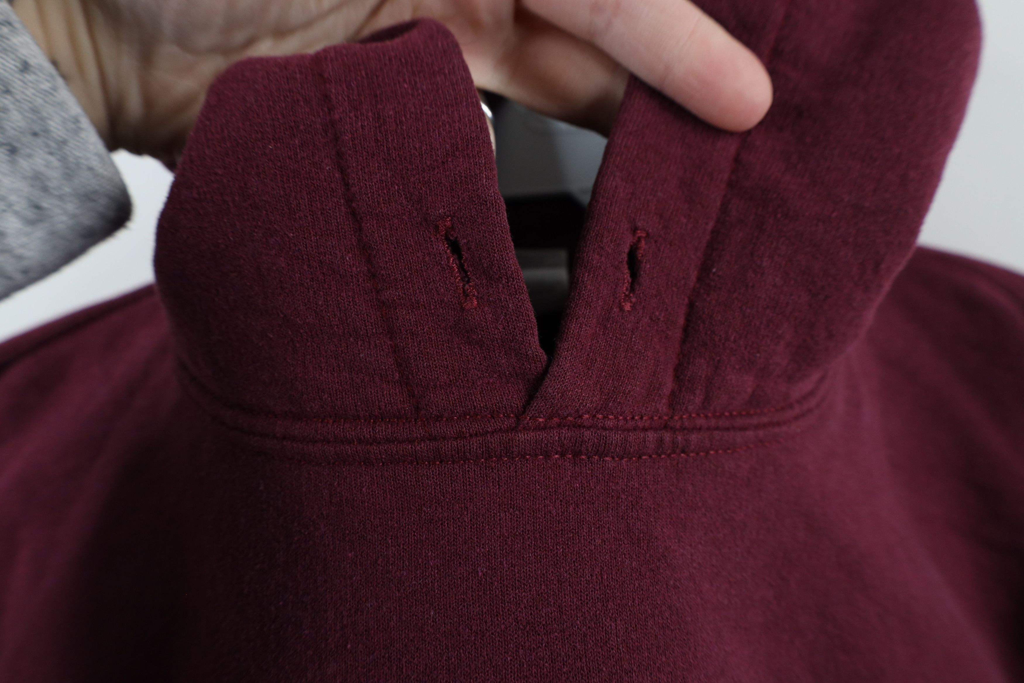 Vintage Vintage Y2K Jeep Motors Spell Out Hoodie Sweatshirt Maroon Size US M / EU 48-50 / 2 - 5 Thumbnail