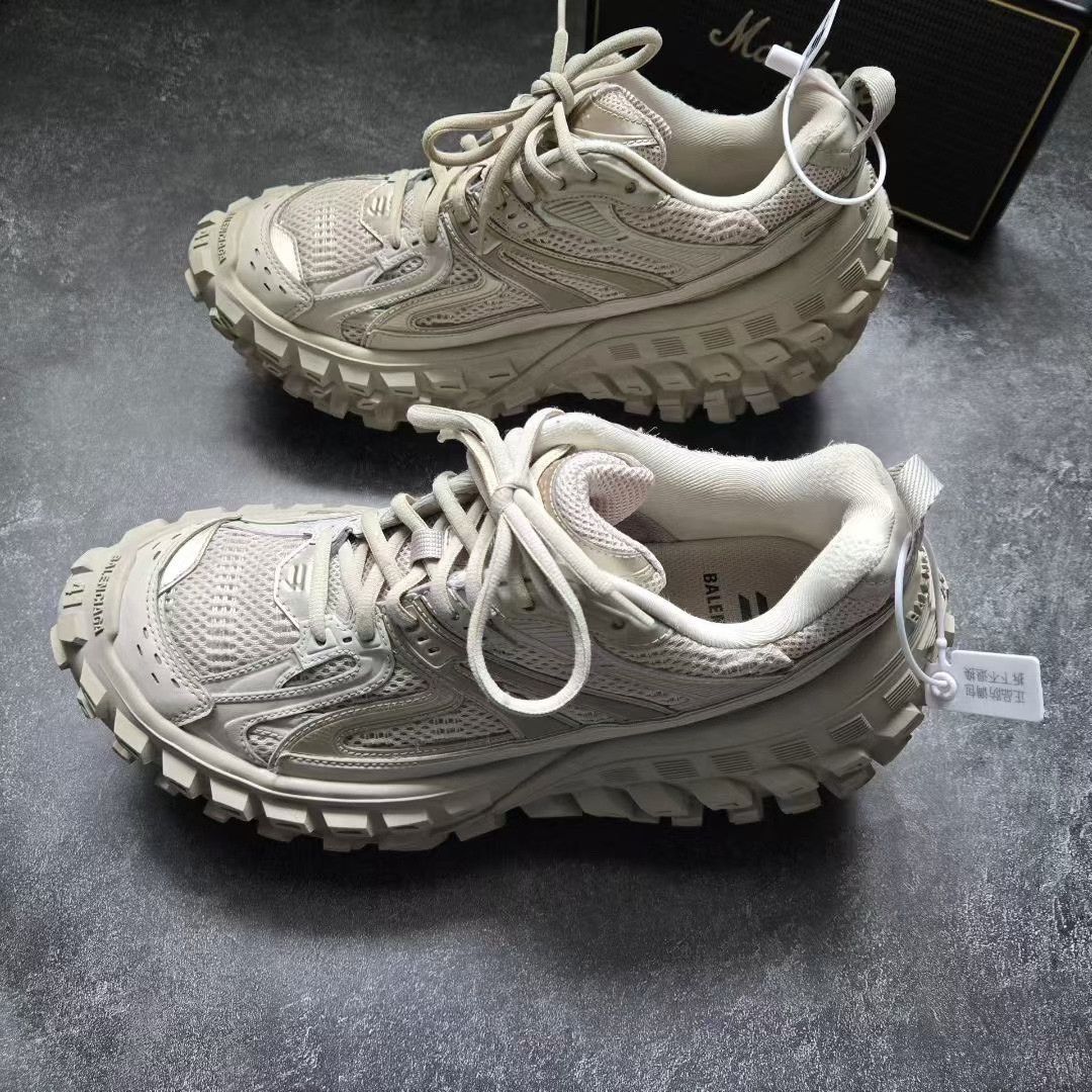 Balenciaga Balenciaga Brown Lowtop Sneakers 41 Men Size US 8.5 / EU 41-42 - 1 Thumbnail