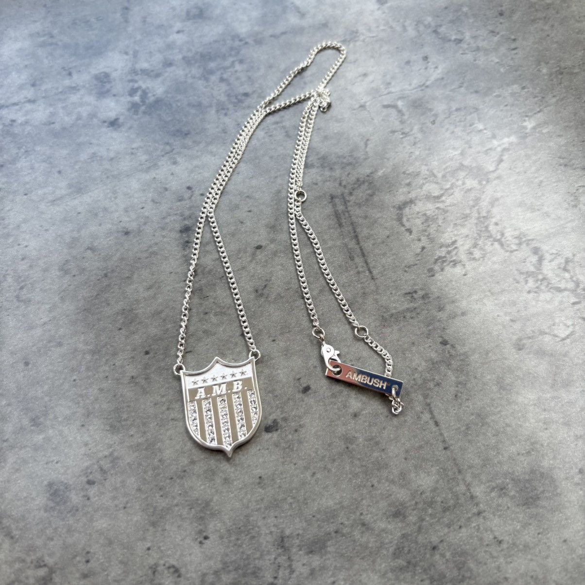 Ambush Design AMBUSH varsity shield pendant necklace made in japan Size ONE SIZE - 11 Thumbnail