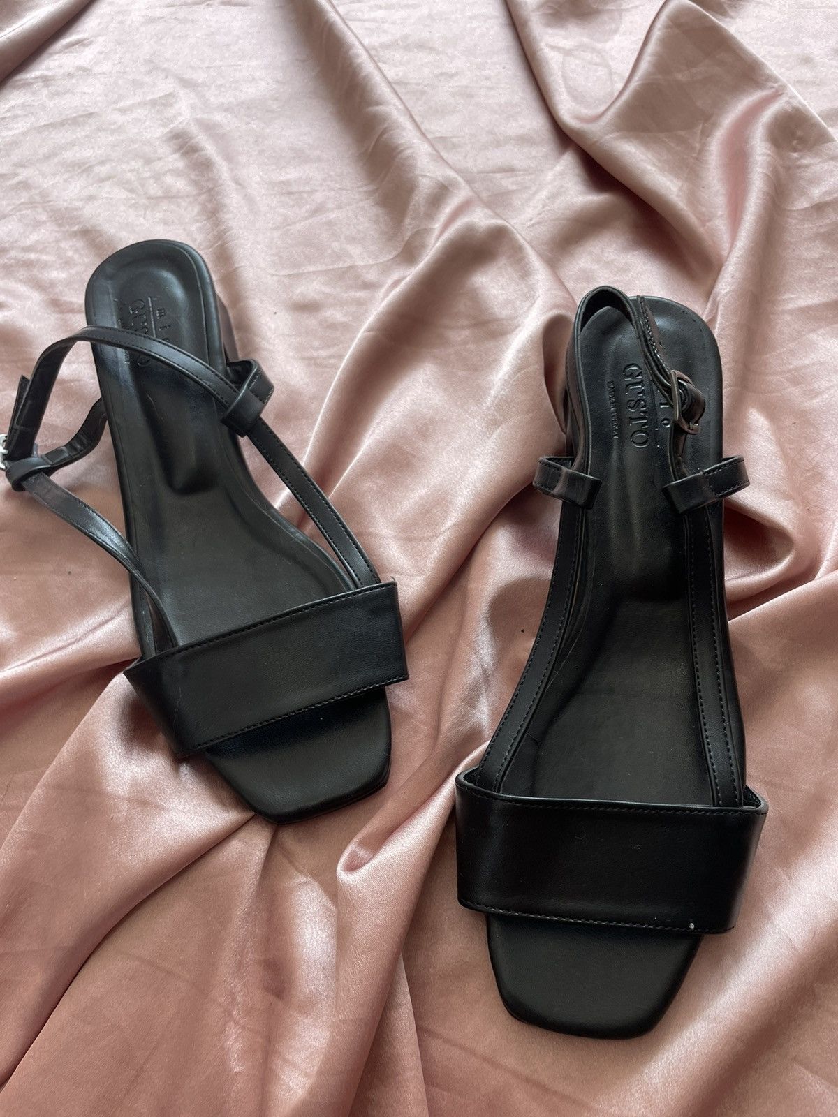 Vintage Gusto kitten heels Size US 7.5 / IT 37.5 - 6 Thumbnail