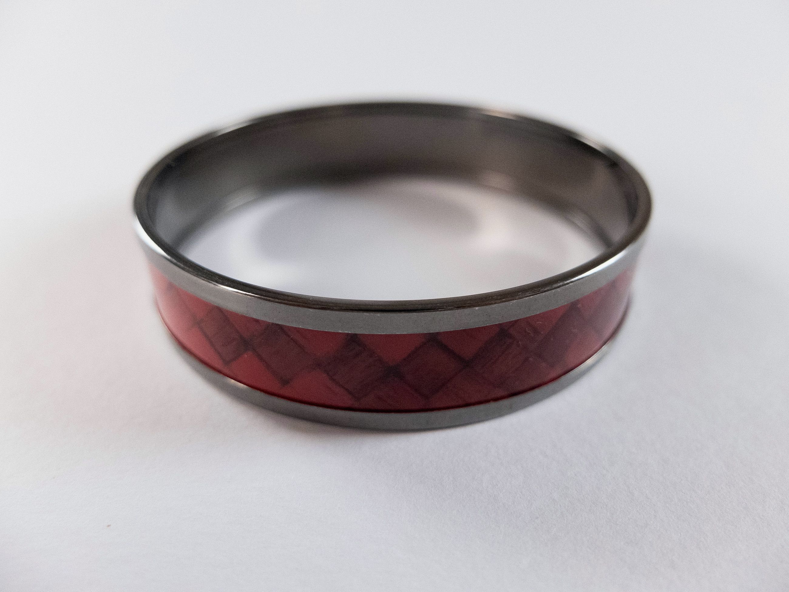 Bottega Veneta BOTTEGA VENETA red intrecciato print enamel bangle bracelet Size ONE SIZE - 5 Thumbnail
