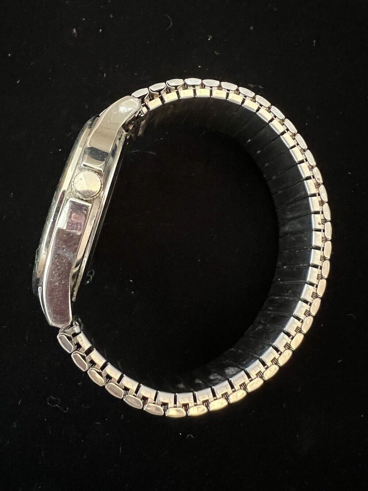 Designer Unbranded Men’s Watch New Battery Stretchy Band Size ONE SIZE - 5 Thumbnail