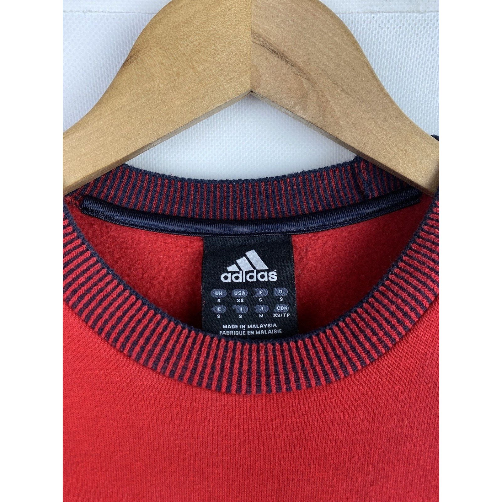 Adidas Adidas vintage big logo sweatshirt pullover size Xs / S Size US XS / EU 42 / 0 - 16 Thumbnail