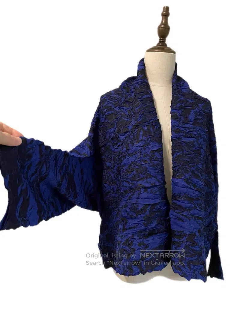 Issey Miyake Issey Miyake Petal Ruched Long-sleeve Top Size M / US 6-8 / IT 42-44 - 1 Thumbnail