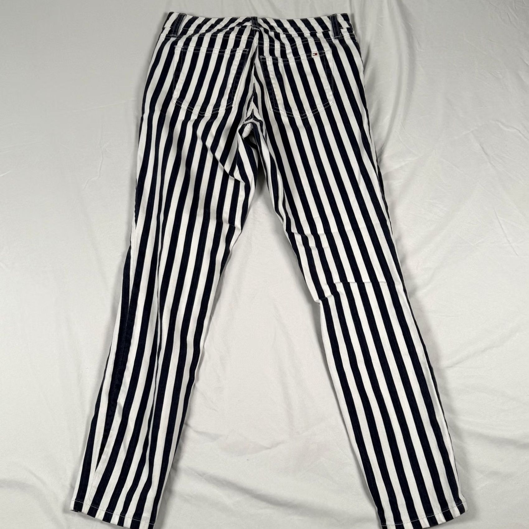 Tommy Hilfiger VINTAGE Tommy Hilfiger Pants Sz 8 Navy White Stripe Skinny Jeans Stretch Nautical Women 8 Denim Slim 5-Pocket Design Size 30" / US 8 / IT 44 - 4 Thumbnail