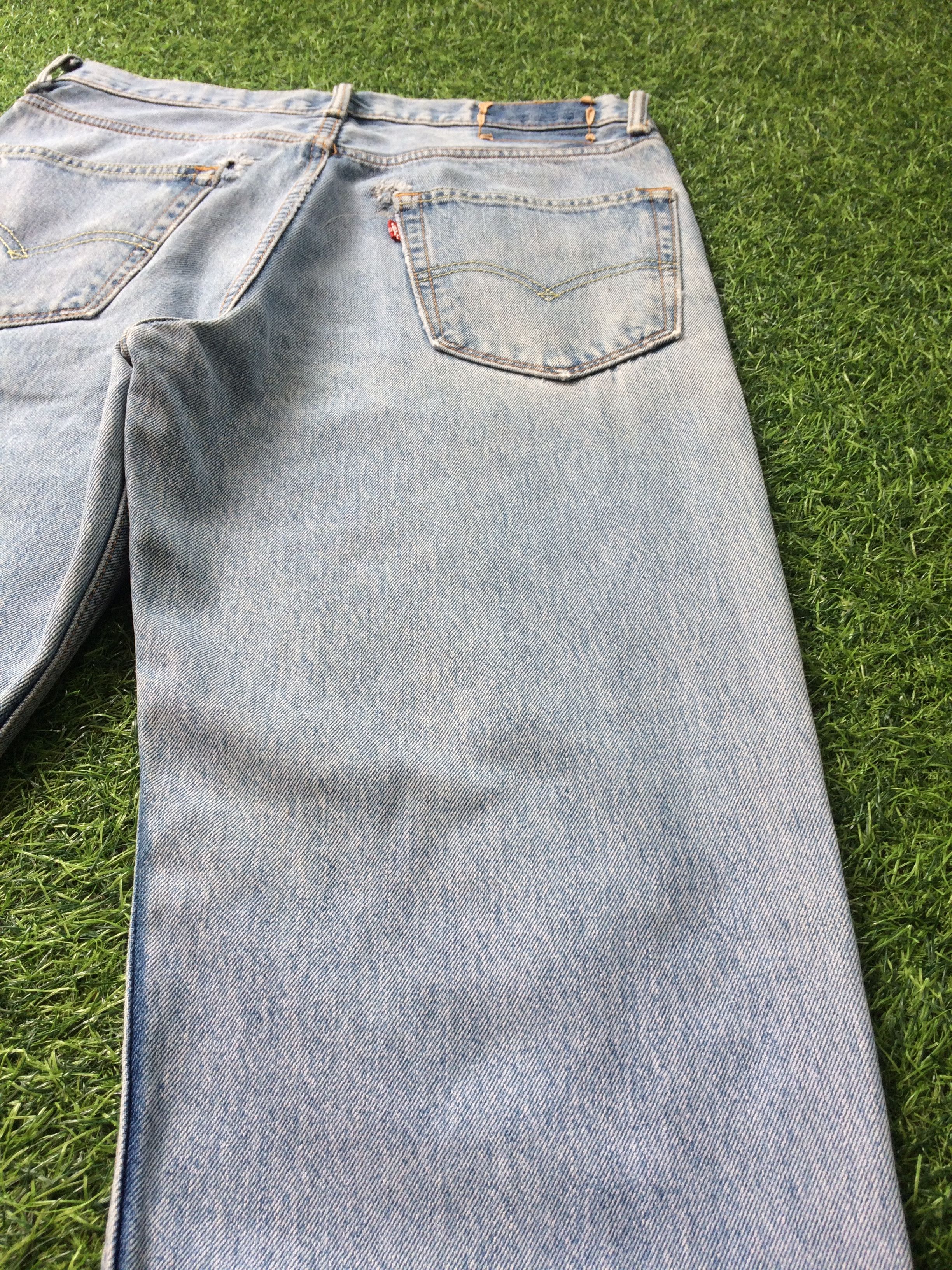 Levi's Distressed Levis 550 Light Wash Jeans #B-1049 Size US 32 / EU 48 - 7 Thumbnail