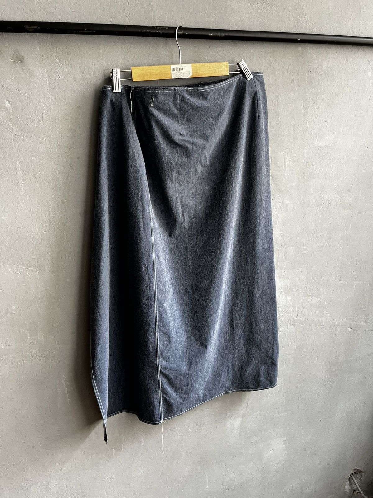 Designer × Gianfranco Ferre GIANFRANCO FERRE skirts Size 30" / US 8 / IT 44 - 8 Thumbnail