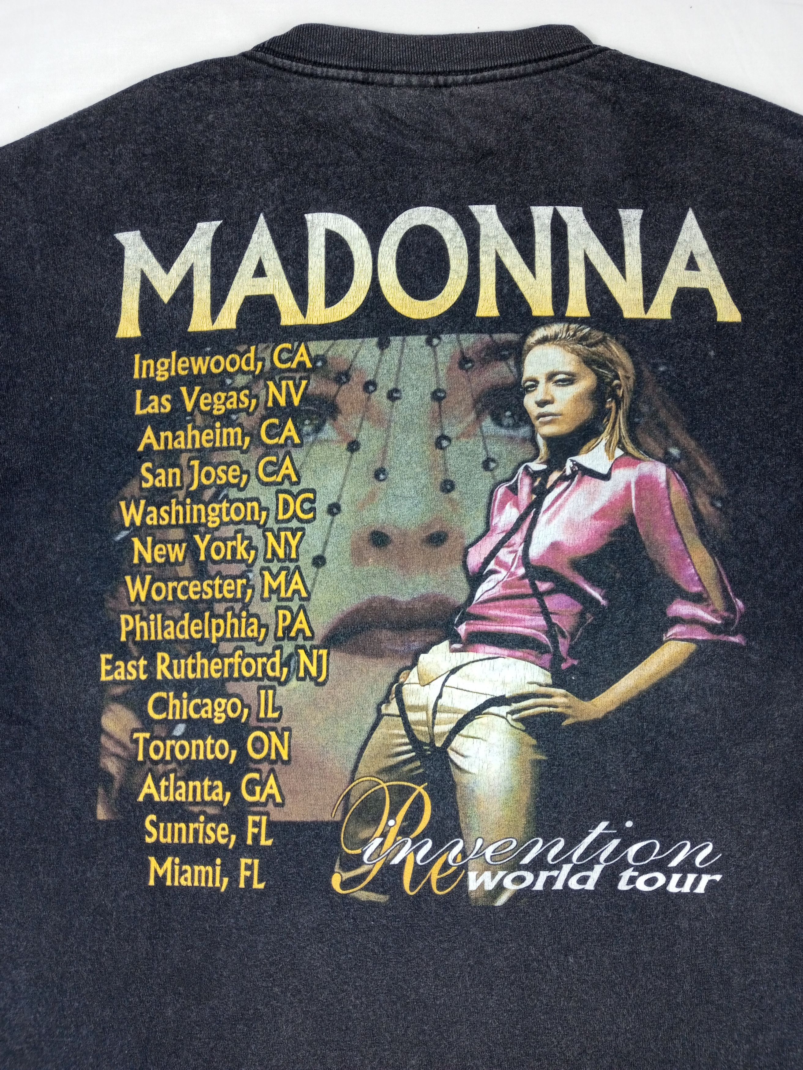 Band Tees Vintage 2004 Madonna re-invention world tour t-shirt Size US M / EU 48-50 / 2 - 9 Thumbnail