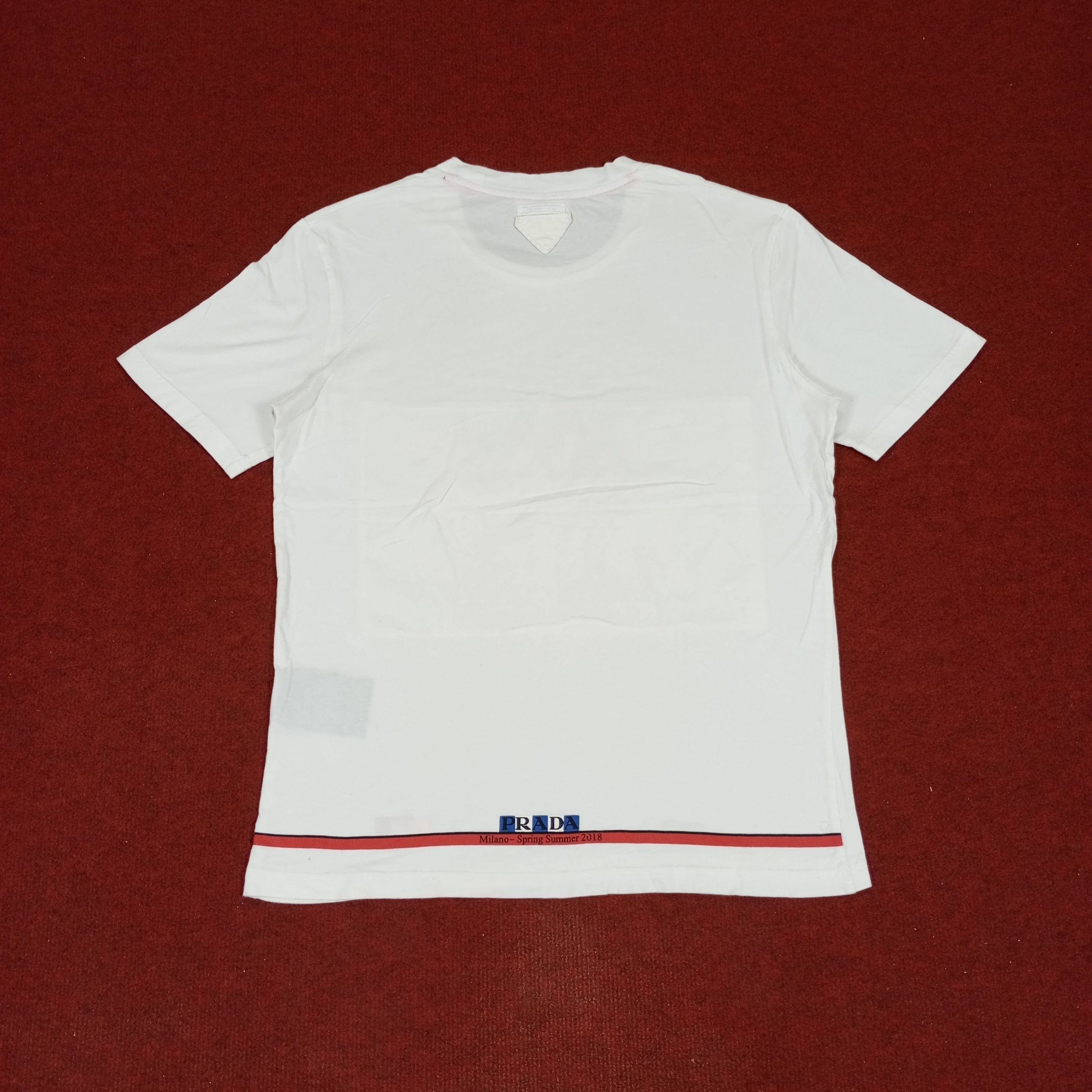 Vintage Prada Milano Luxury Fashion Brand Center Design Tshirt Size US M / EU 48-50 / 2 - 3 Thumbnail