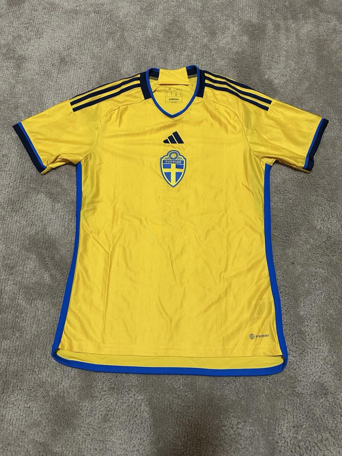 Adidas SWEDEN NATIONAL TEAM 2022/2023 HOME FOOTBALL SHIRT JERSEY Size US M / EU 48-50 / 2 - 1 Thumbnail