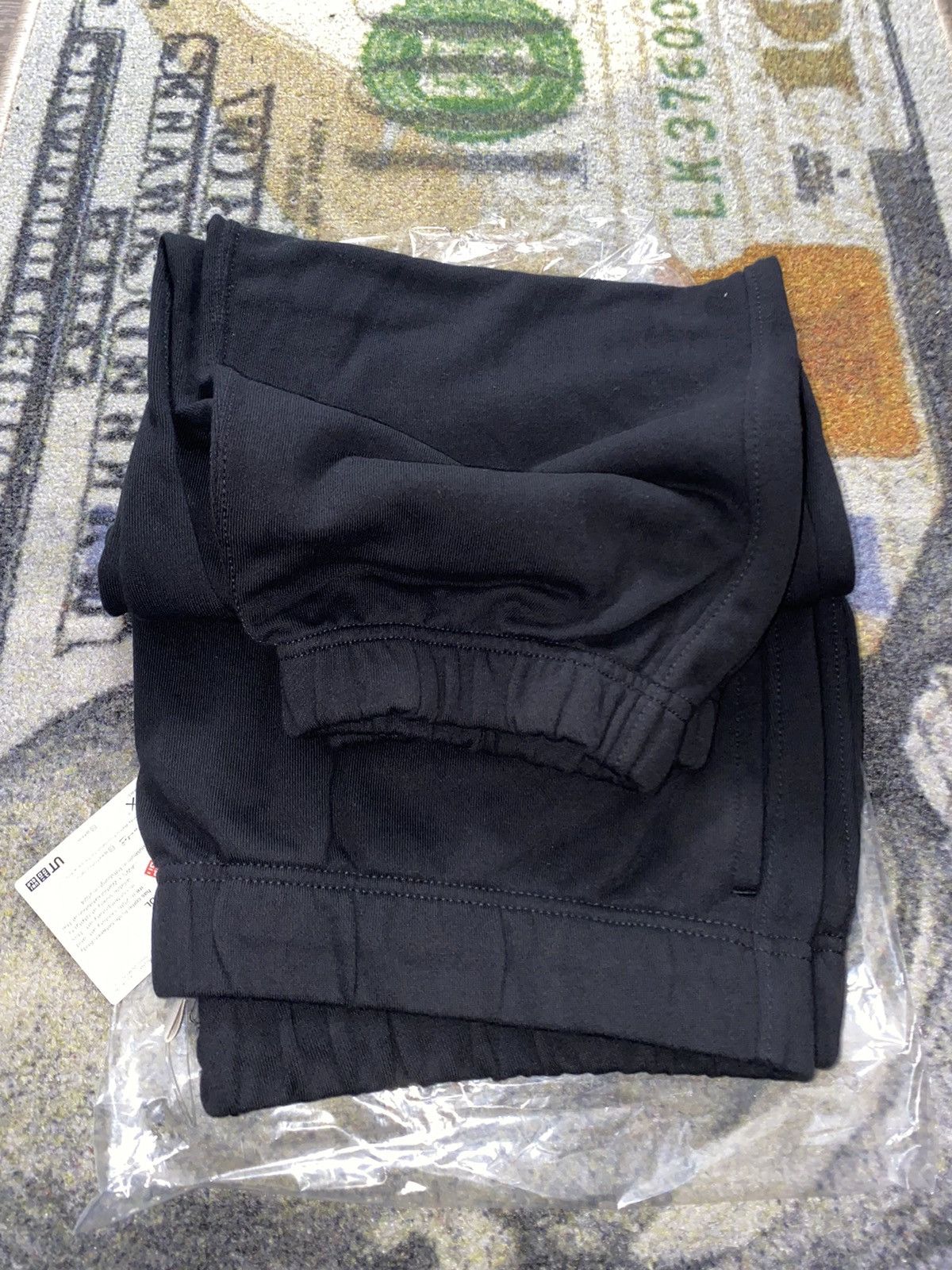 Andy Warhol × Kaws × Uniqlo KAWS x Uniqlo x Andy Warhol Sweatpants XXLARGE Size US 37 - 2 Thumbnail