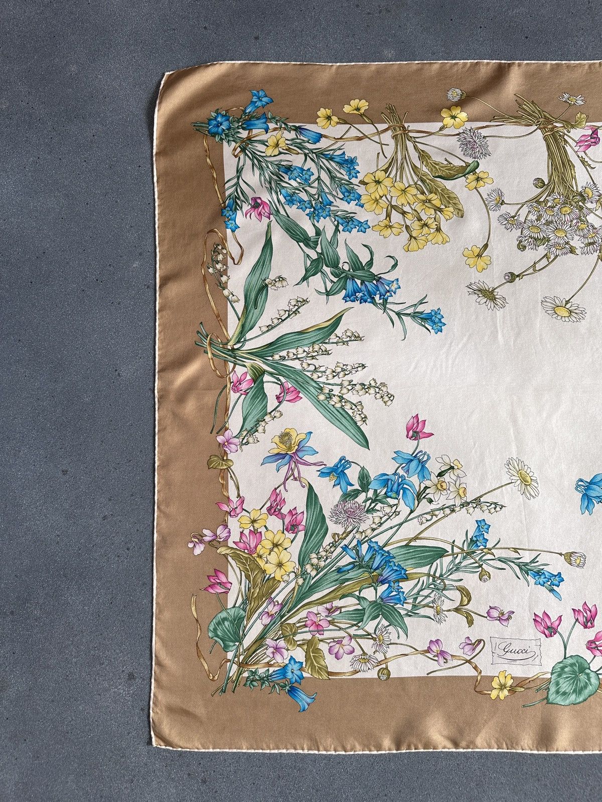 Gucci Vintage GUCCI Light Brown Floral Print Silk Scarf Size ONE SIZE - 6 Thumbnail