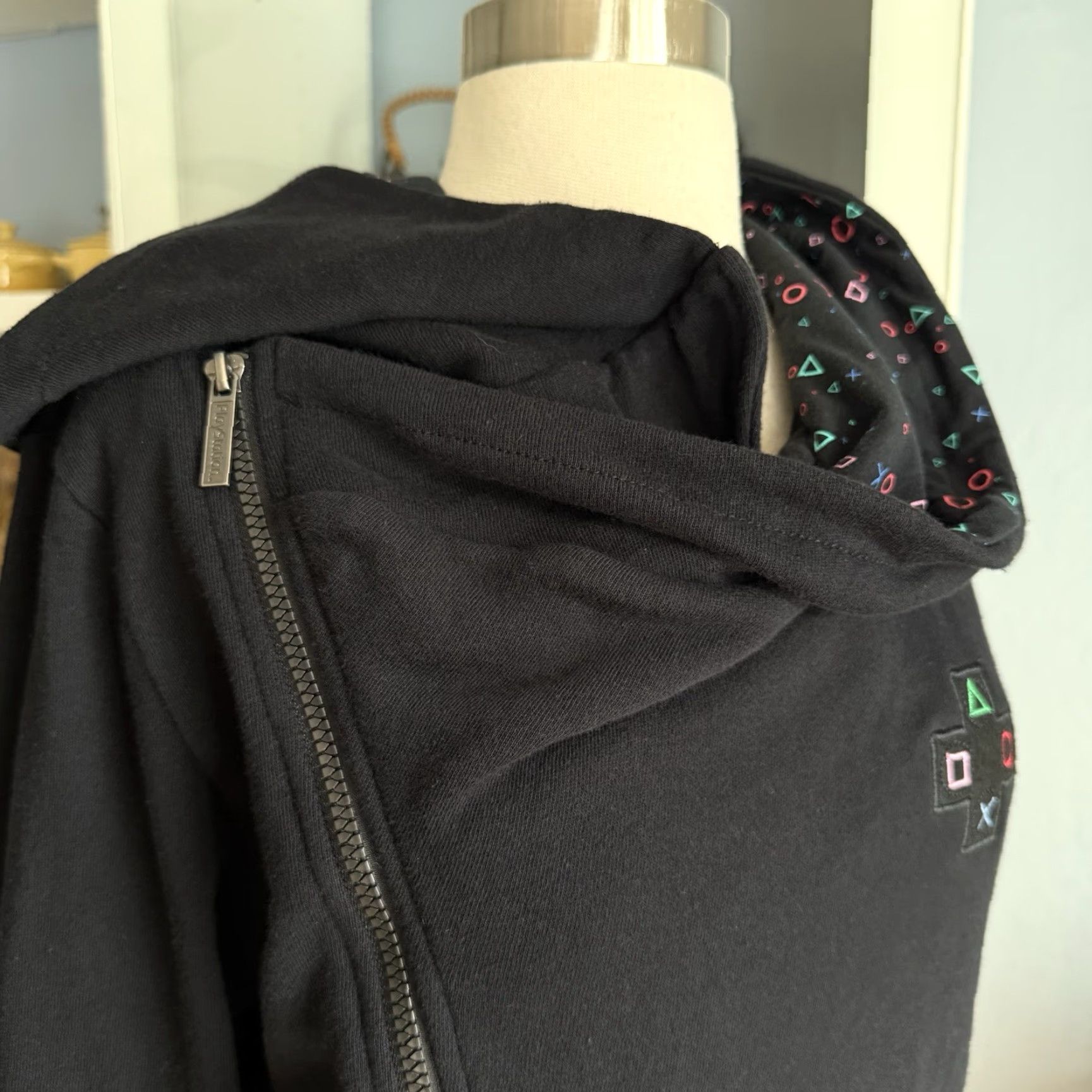 Vintage VINTAGE PlayStation Hoodie Symbols Fizz Angl Women’s M Zipper Black Size M / US 6-8 / IT 42-44 - 7 Thumbnail