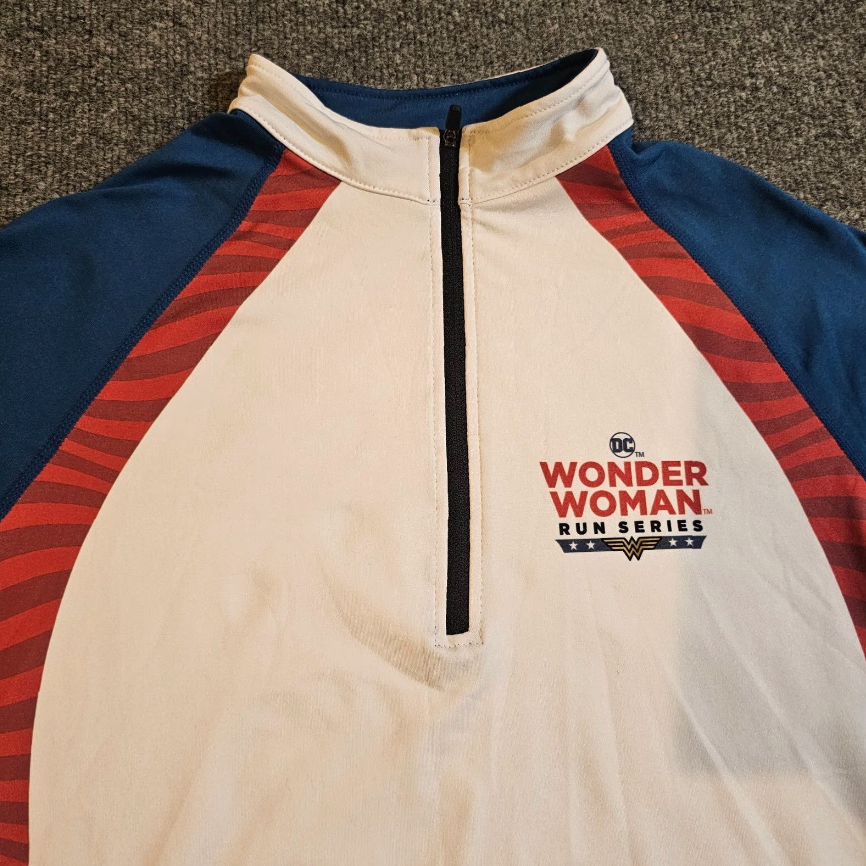 Vintage VINTAGE Running Man Top Womens Large White Red Wonder Woman 1/4 Zip Long Sleeve Athletic Size L / US 10 / IT 46 - 2 Thumbnail