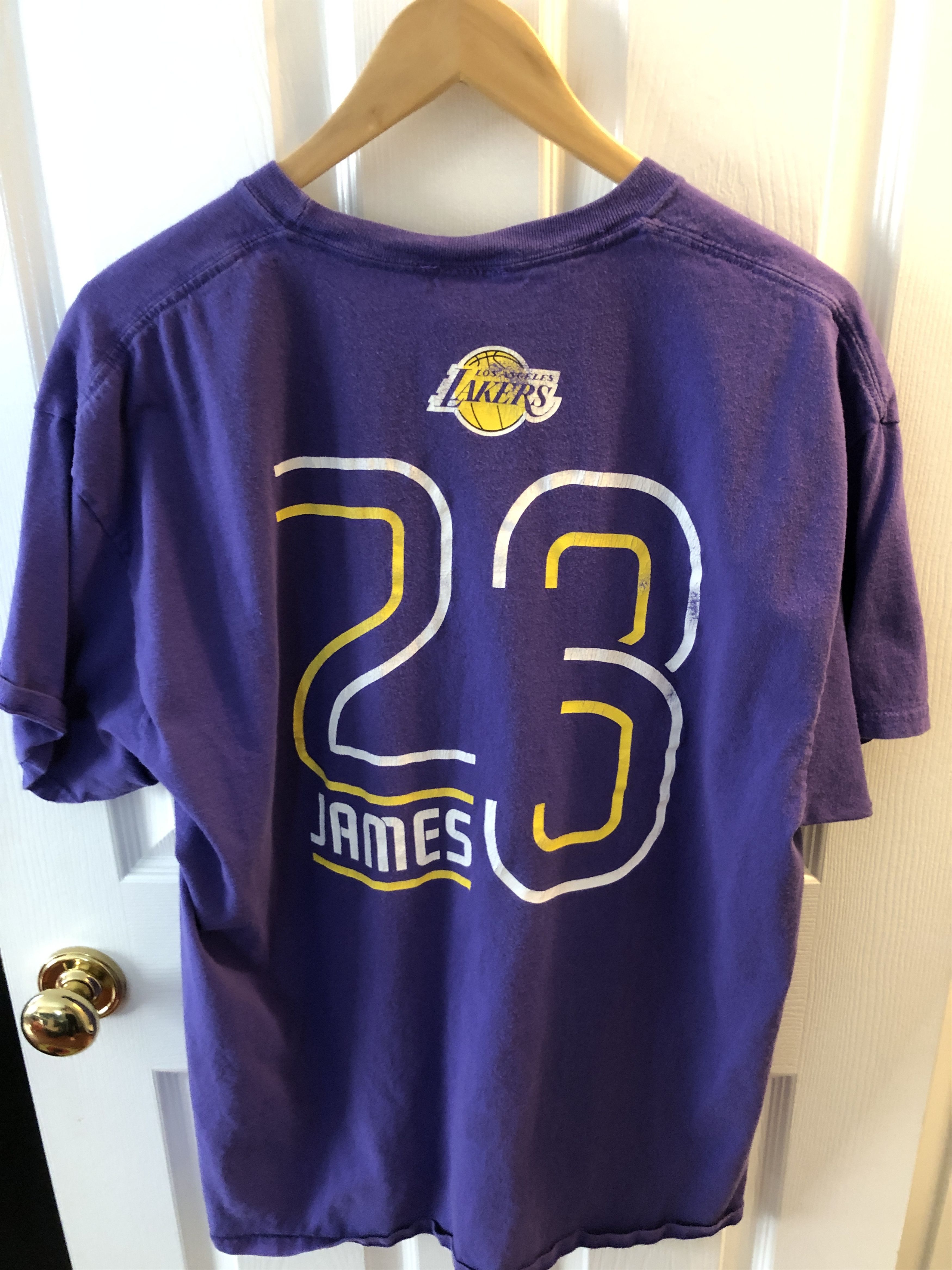 NBA LA Lakers Lebron James NBA T Shirt Size US XL / EU 56 / 4 - 7 Thumbnail