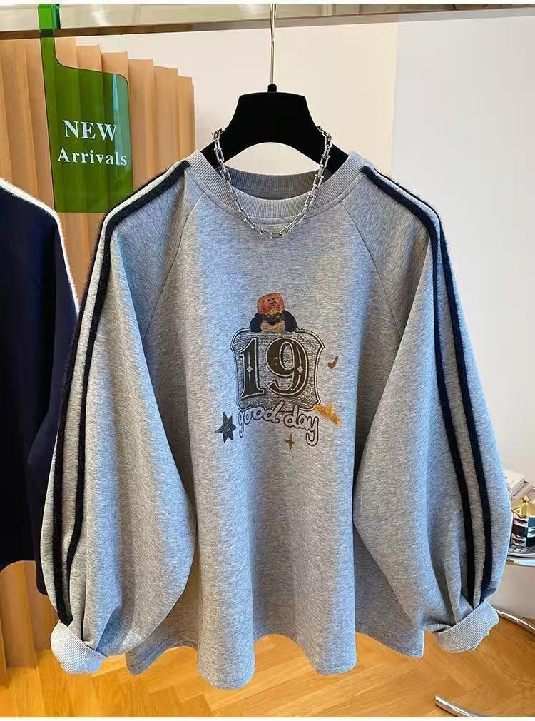 Vintage Grey Cartoon Raglan Sweatshirt Size US M / EU 48-50 / 2 - 1 Thumbnail