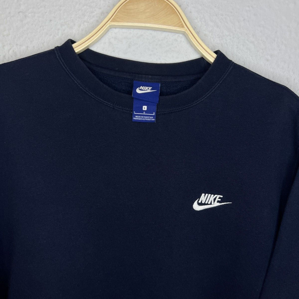 Nike × Vintage VINTAGE Y2K NIKE SWEATSHIRT NAVY CREWNECK MINI SWOOSH Size US L / EU 52-54 / 3 - 4 Thumbnail