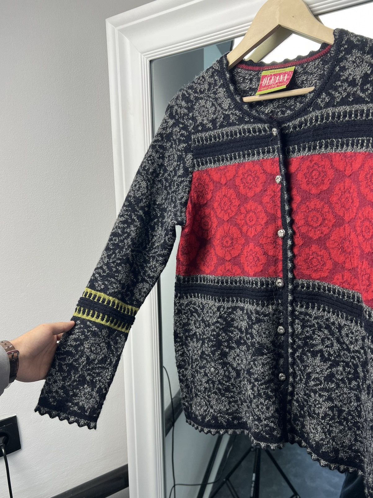 Designer Oleana Norway Alpaca Floral Cardigan Sweater Size M Size M / US 6-8 / IT 42-44 - 10 Thumbnail