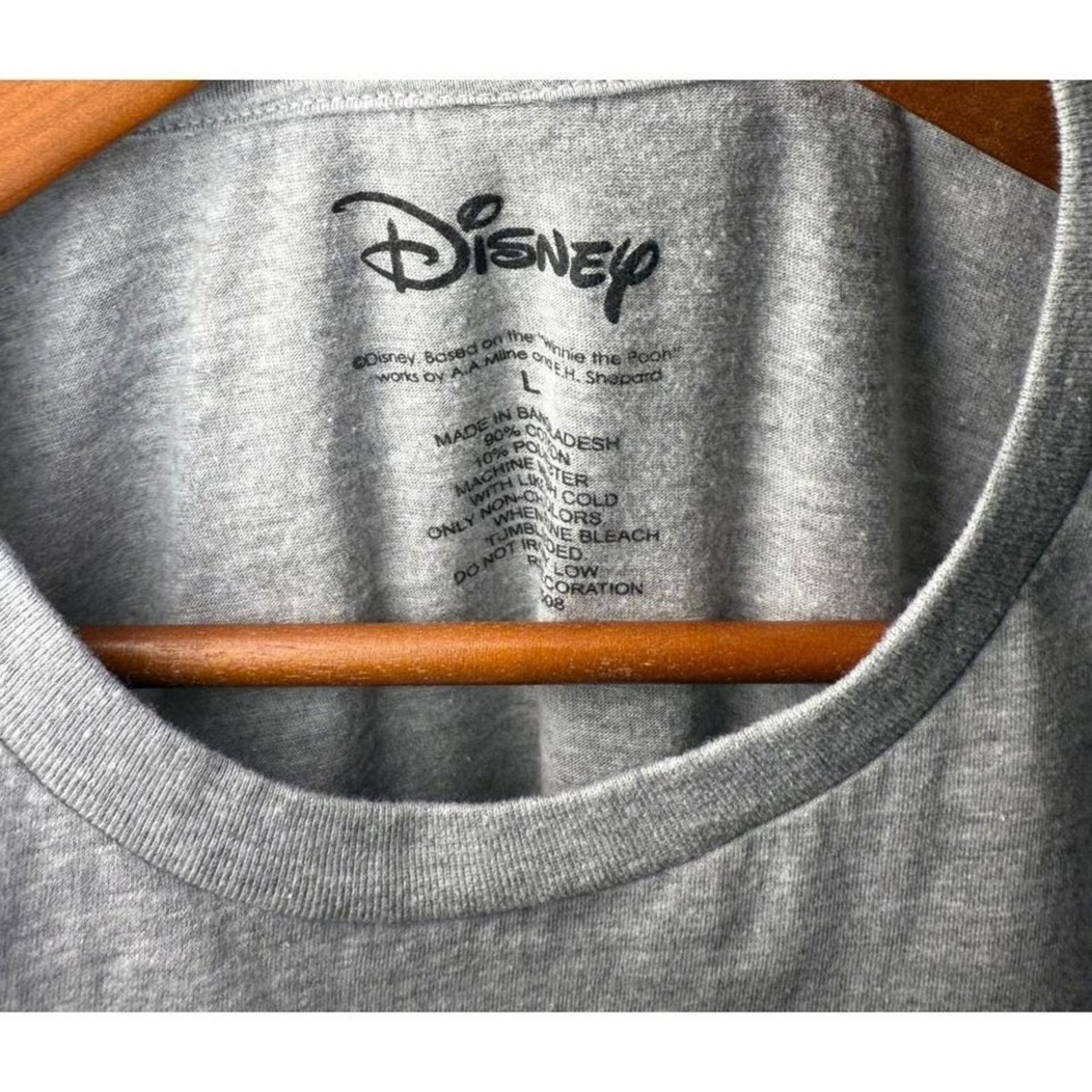 Disney Disney Winnie the Pooh Shirt Graphic Tee Size L Pre-Owned Size US L / EU 52-54 / 3 - 5 Thumbnail