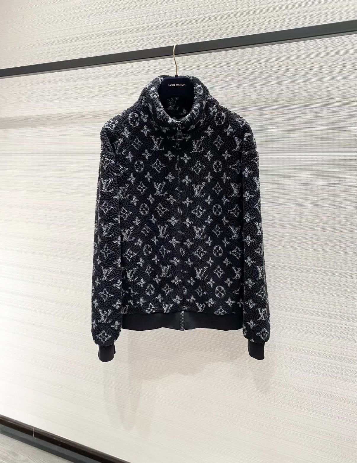 Louis Vuitton Vuitton Black Monogram Teddy Fleece Jacket J33 Size S / US 4 / IT 40 - 1 Thumbnail