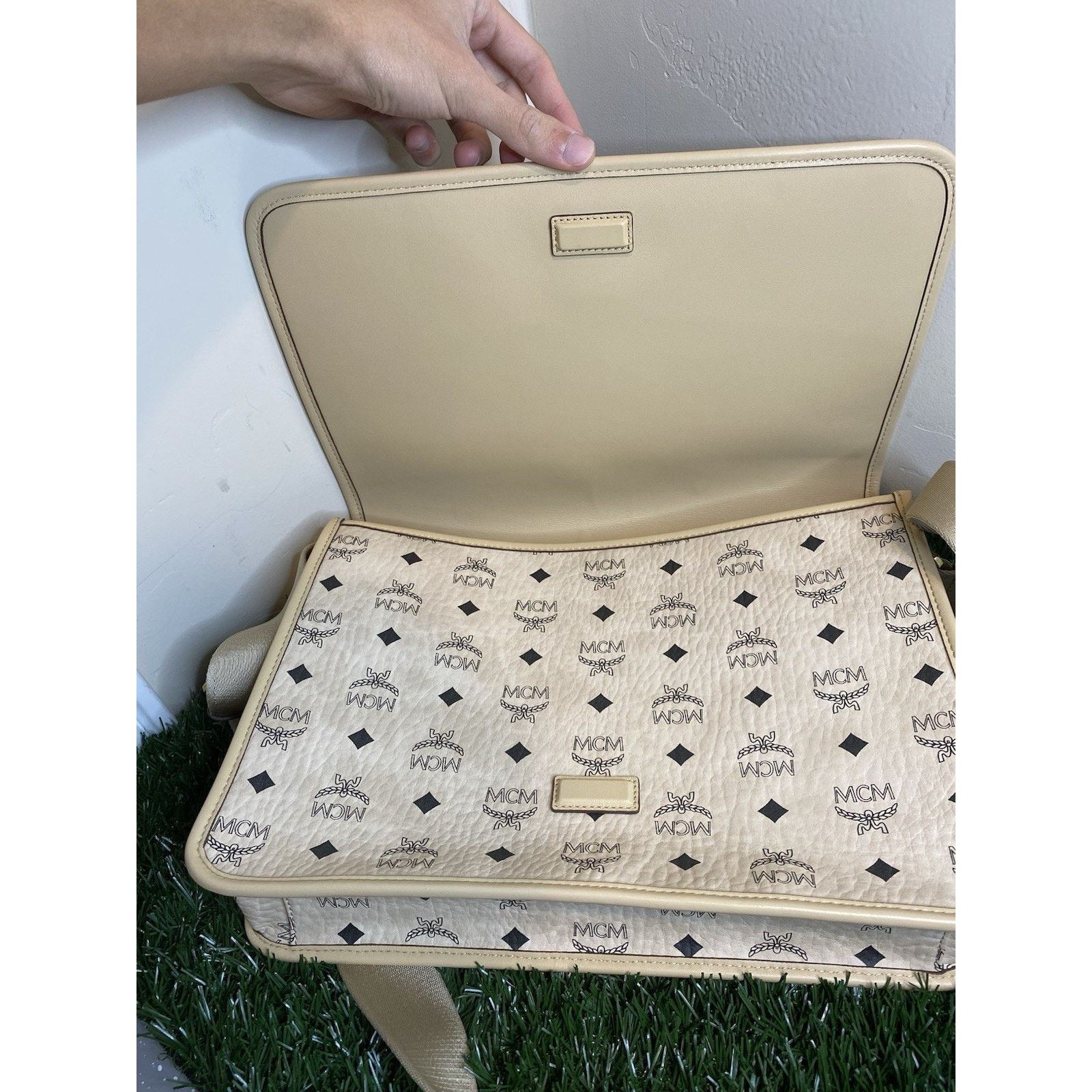MCM MCM Crossbody Bag | New/Pass as new | Comes With Receipt ! Size ONE SIZE - 10 Thumbnail