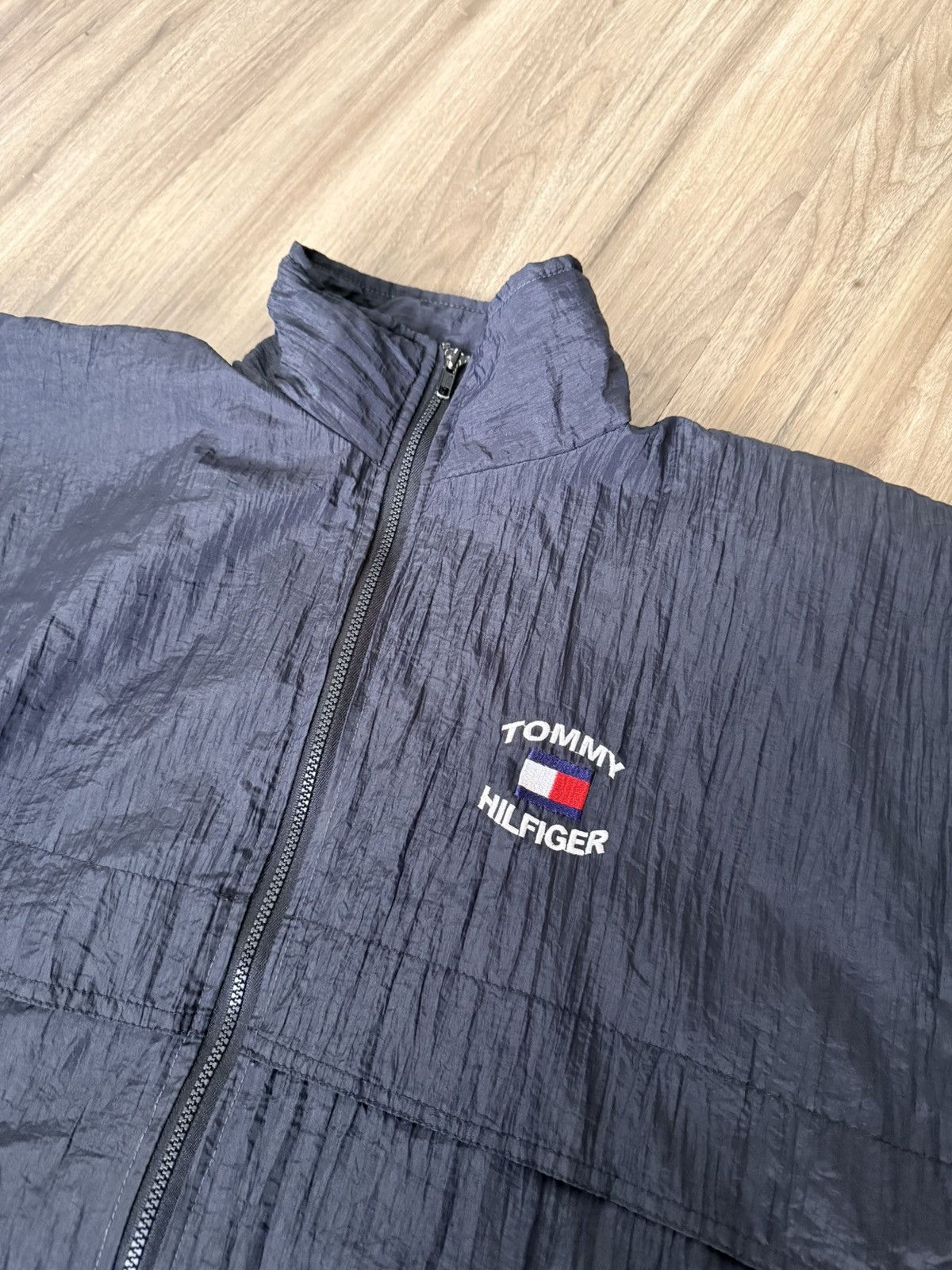 Tommy Hilfiger Tommy Hilfiger Vintage 90s Windbreaker Jacket Full Zip Size US XL / EU 56 / 4 - 2 Thumbnail