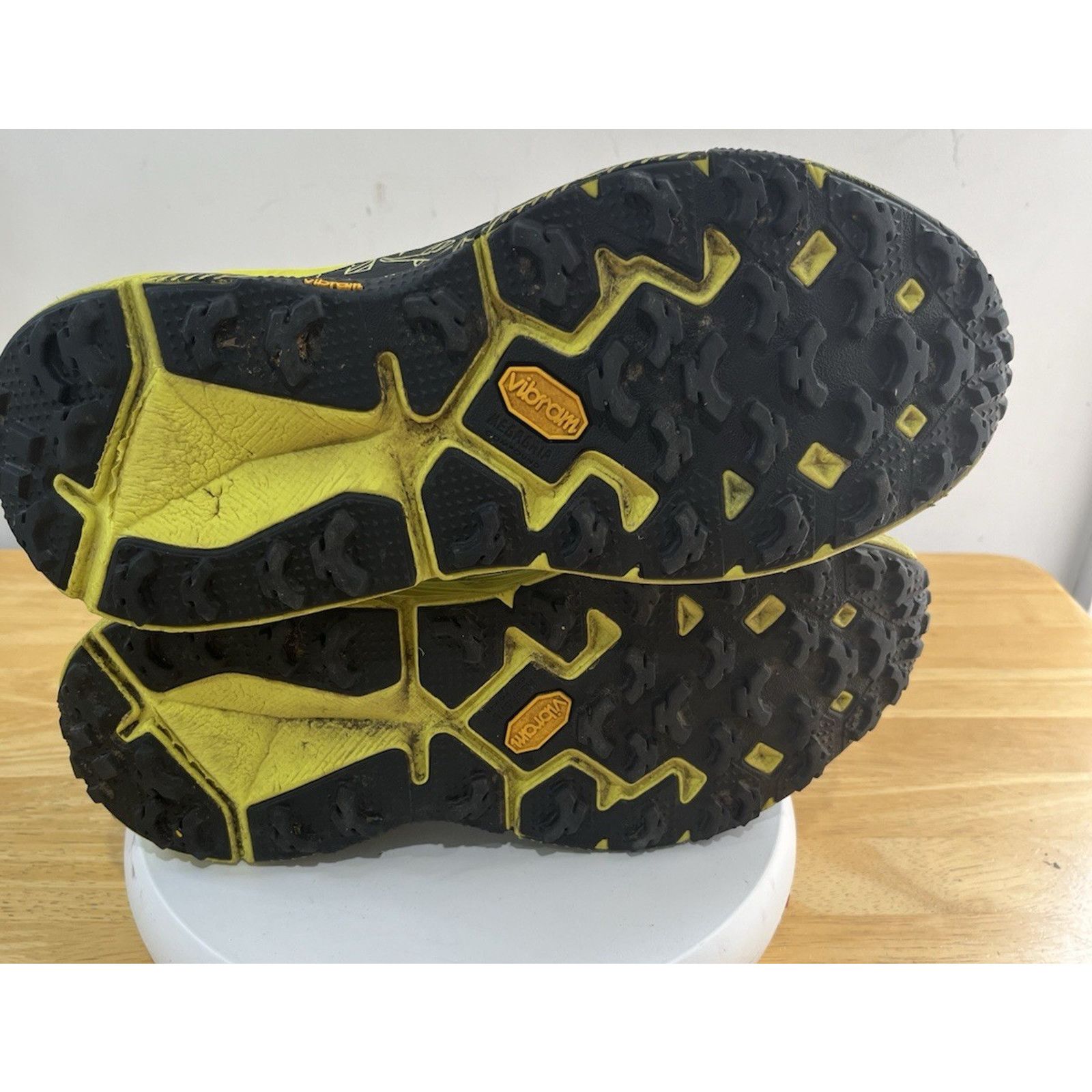 Hoka Hoka One One Men Speedgoat 6 EVO 1111430 Yellow Running Sz 9 Size US 9 / IT 39 - 6 Thumbnail