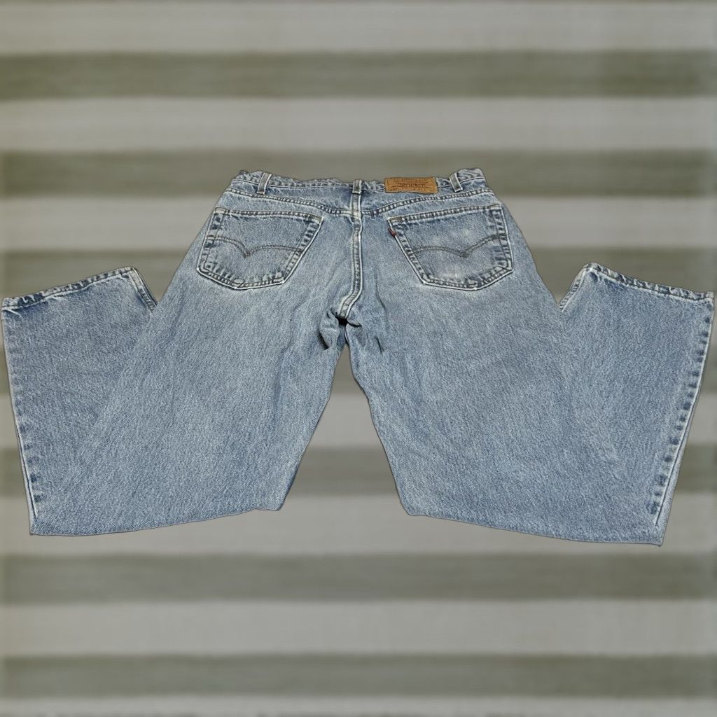 Levi's VINTAGE Levi's 550 Jeans Mens 32x31 Light Wash Blue Relaxed Tapered 5-Pocket Denim USA Size US 32 / EU 48 - 1 Thumbnail