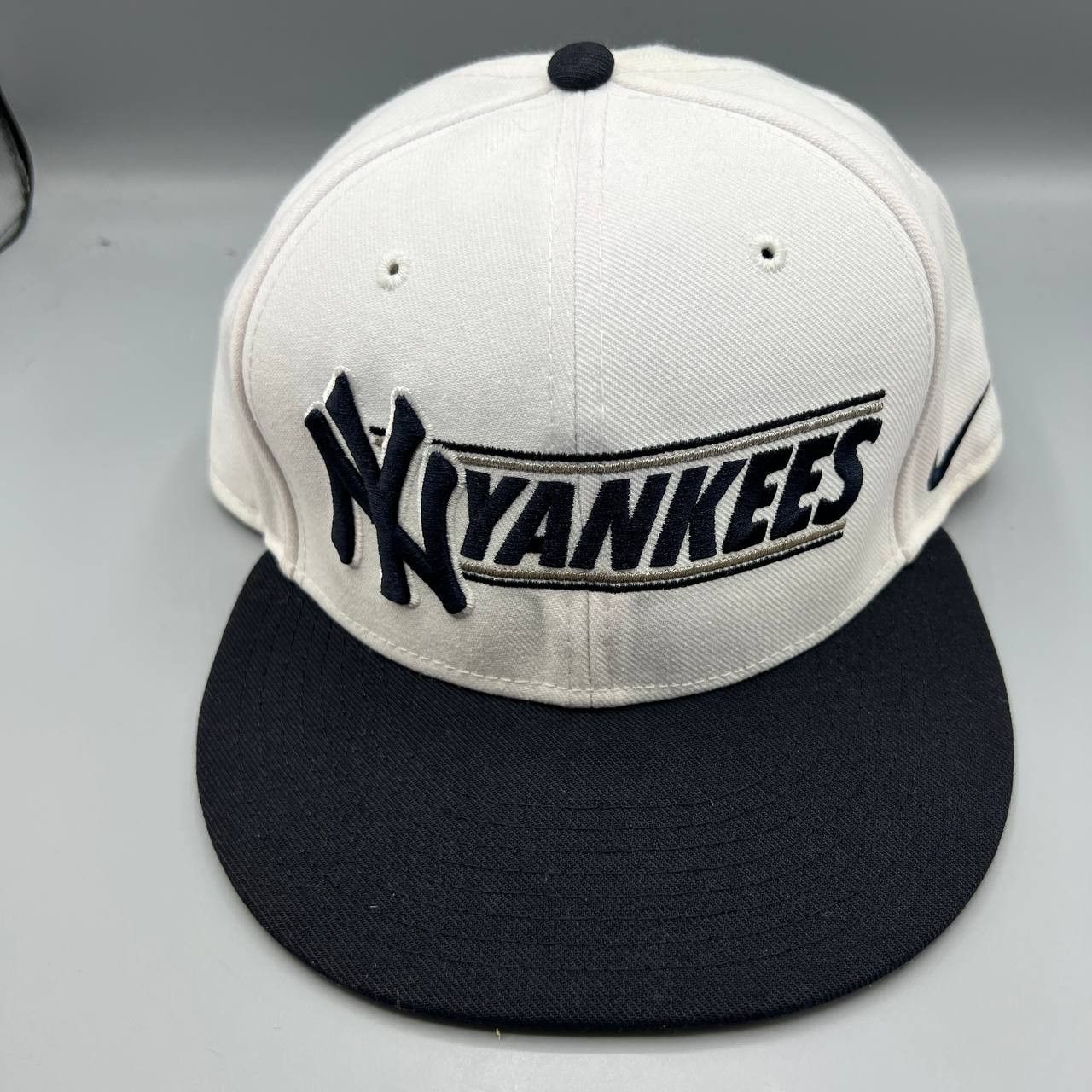 Nike New York Yankees Hat Men Embroidered Nike True Snap Back Cap Size ONE SIZE - 3 Thumbnail