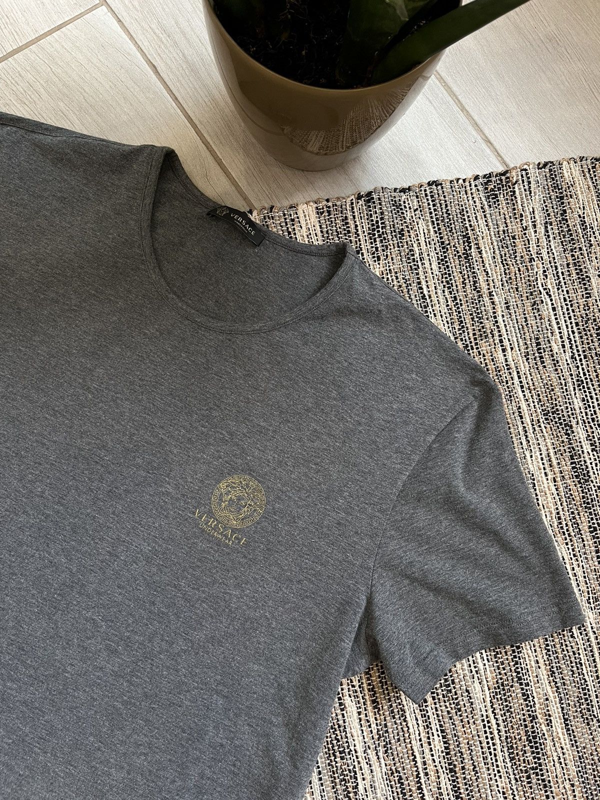 Versace × Vintage Vintage Versace Tshirt grey blank tee minimalistic logo Size US L / EU 52-54 / 3 - 7 Thumbnail