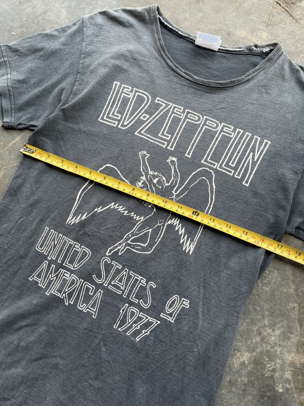 Band Tees × Led Zeppelin × Vintage Vintage Sunfaded Led Zeppelin Tour Tee Size US S / EU 44-46 / 1 - 6 Thumbnail