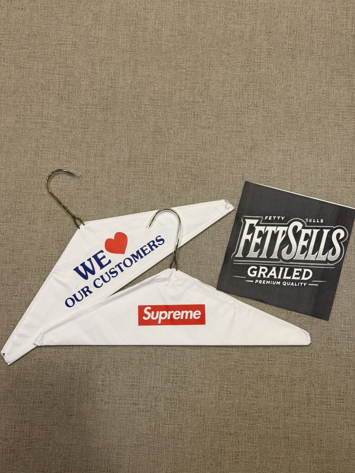 Supreme Supreme Clothes Hanger (2 pk) Size ONE SIZE - 1 Thumbnail