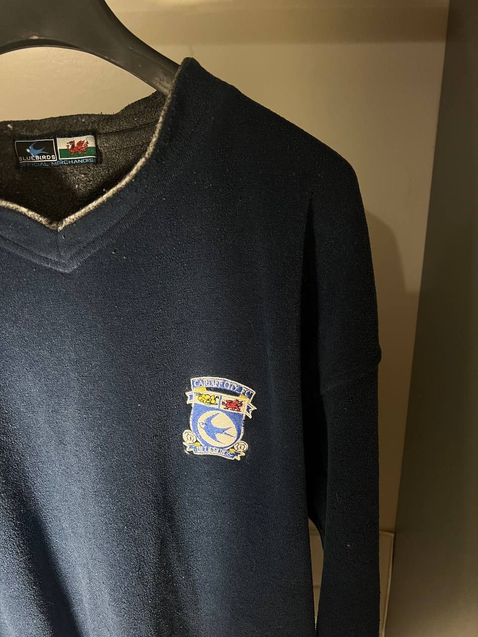 Vintage VERY RARE CARDIFF CITY ENGLAND RUGBY RETRO SOCCER SWEATSHIRT Size US M / EU 48-50 / 2 - 4 Thumbnail