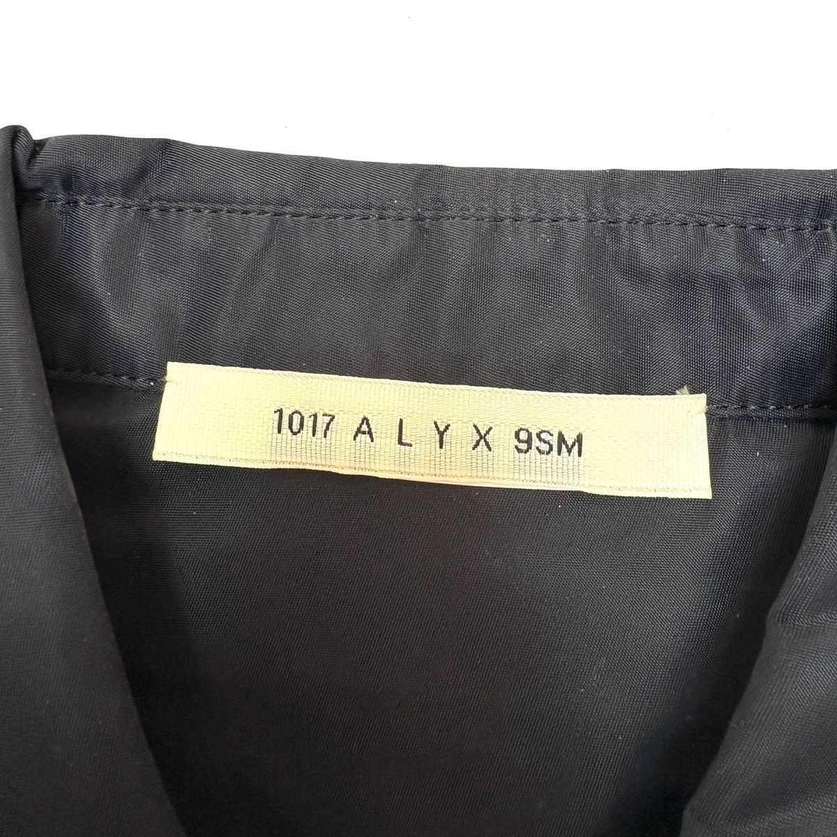 1017 ALYX 9SM 1017 ALYX 9SM Nylon Buckle Button Up Shirt Black Size US L / EU 52-54 / 3 - 4 Thumbnail