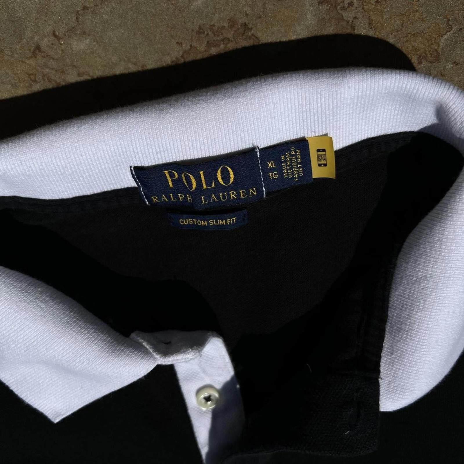 Polo Ralph Lauren Polo Ralph Lauren Black White Alpine Patch Polo Shirt Size US L / EU 52-54 / 3 - 3 Thumbnail