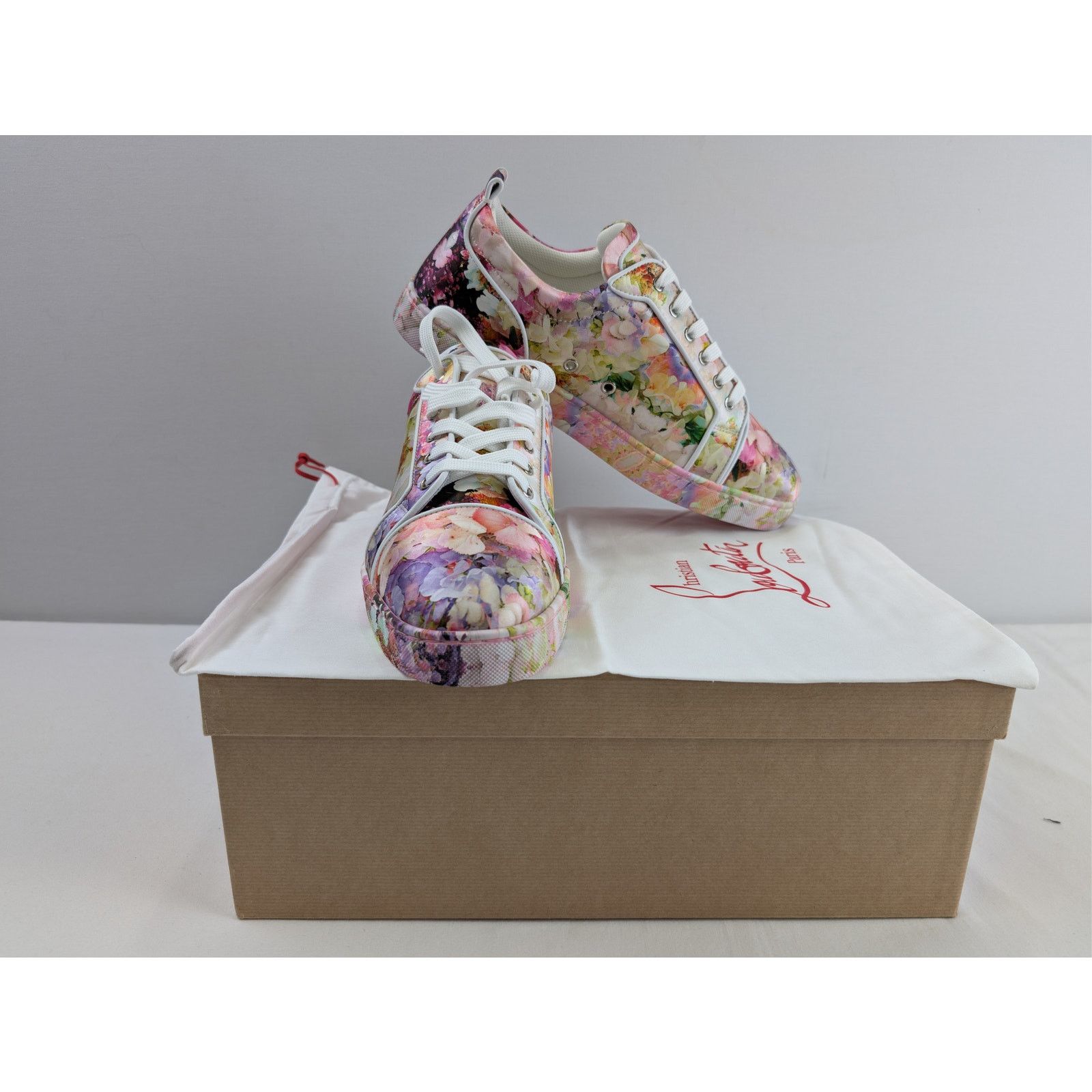 Christian Louboutin o1rshd1 Louis Junior Orlato flat sneaker with a floral print Size US 12 / EU 45 - 19 Thumbnail