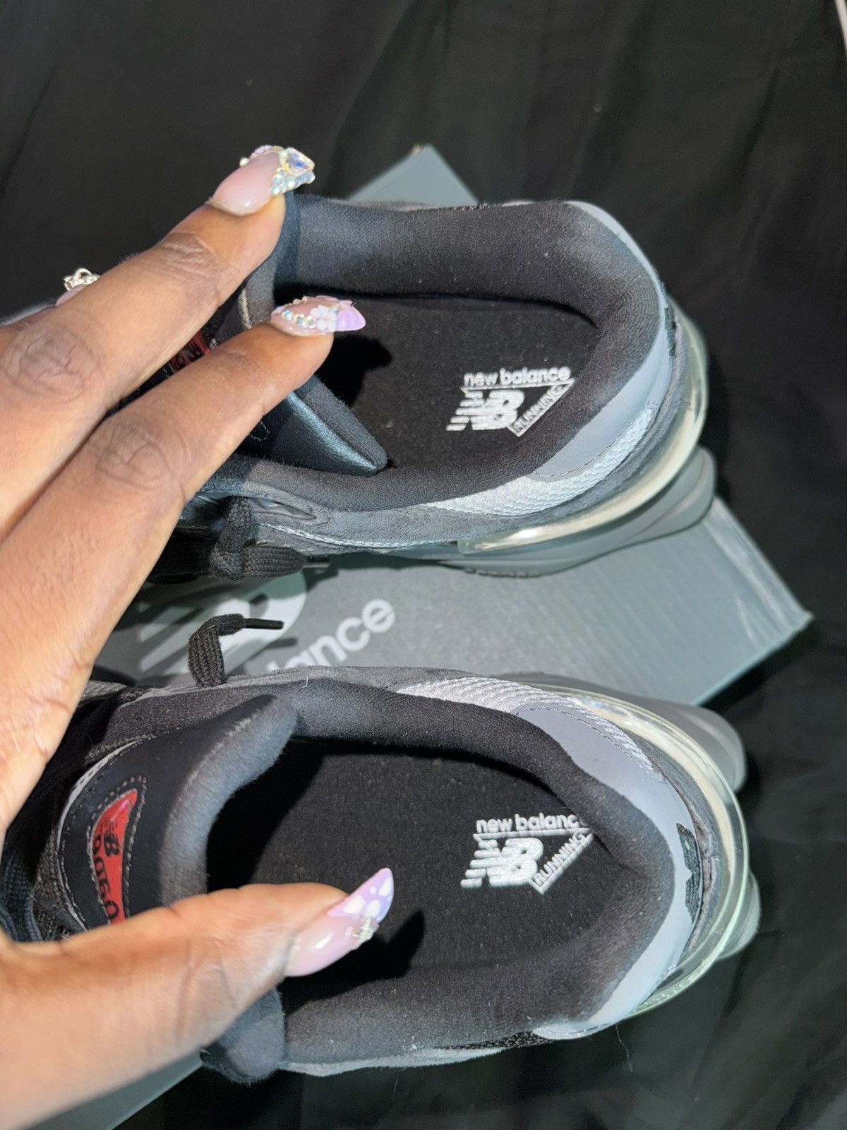 New Balance 9060 BLK Size US 8 / EU 41 - 6 Thumbnail