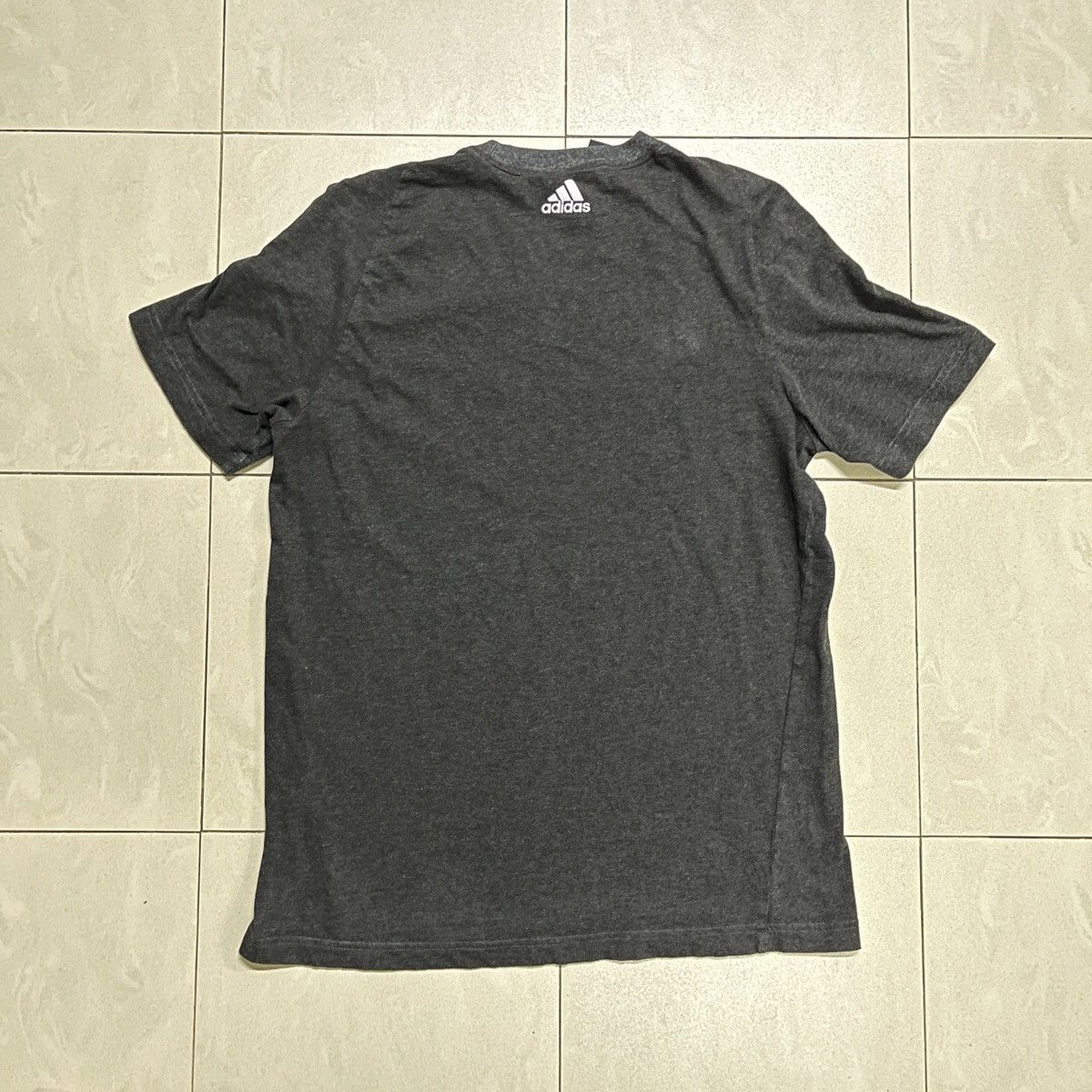 Adidas Adidas Logo Square T Shirt Size US S / EU 44-46 / 1 - 11 Thumbnail