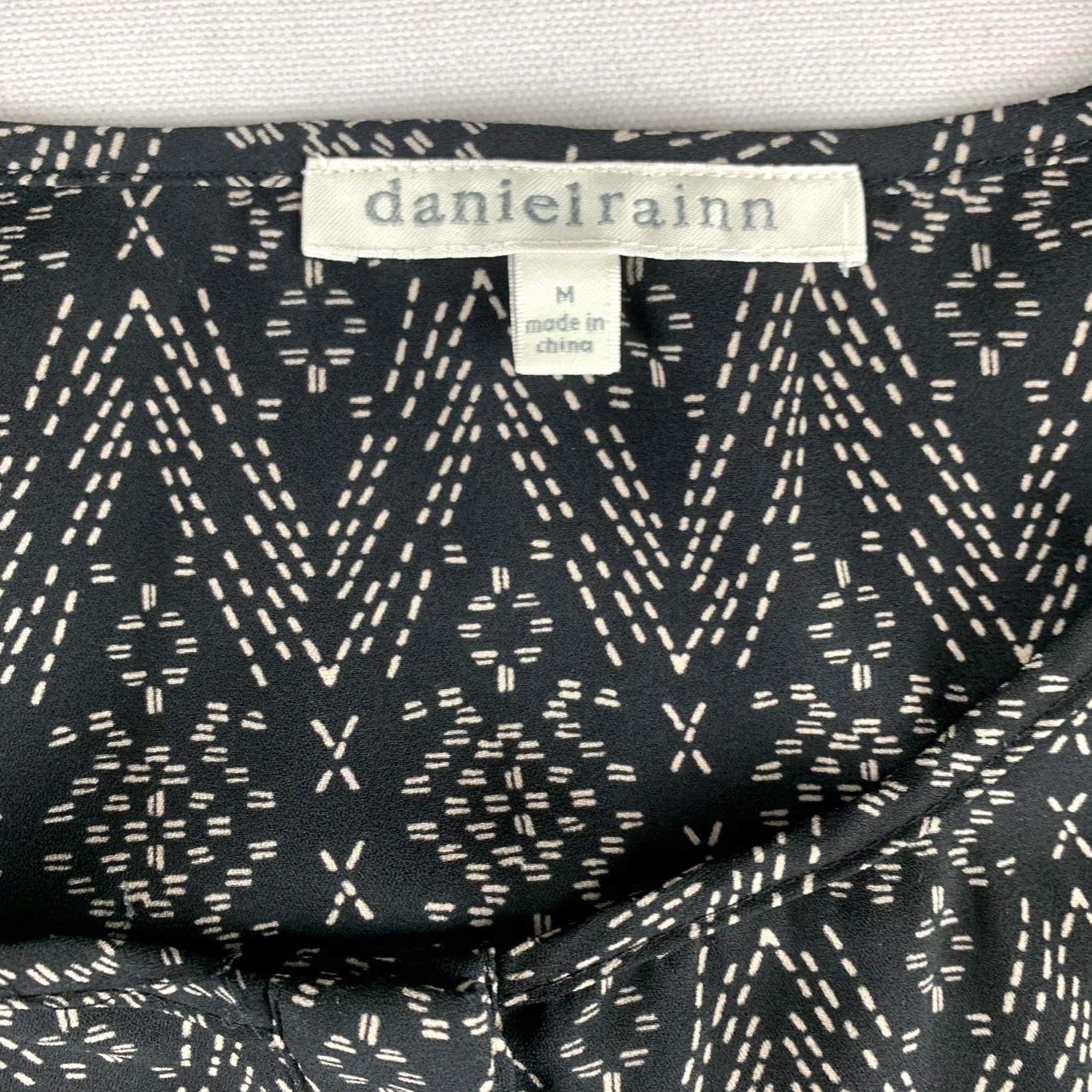 Native DANIEL RAINN Blouse Sleeveless Black Polyester M Women's Pullover Geometric Native Concrete? Size M / US 6-8 / IT 42-44 - 2 Thumbnail